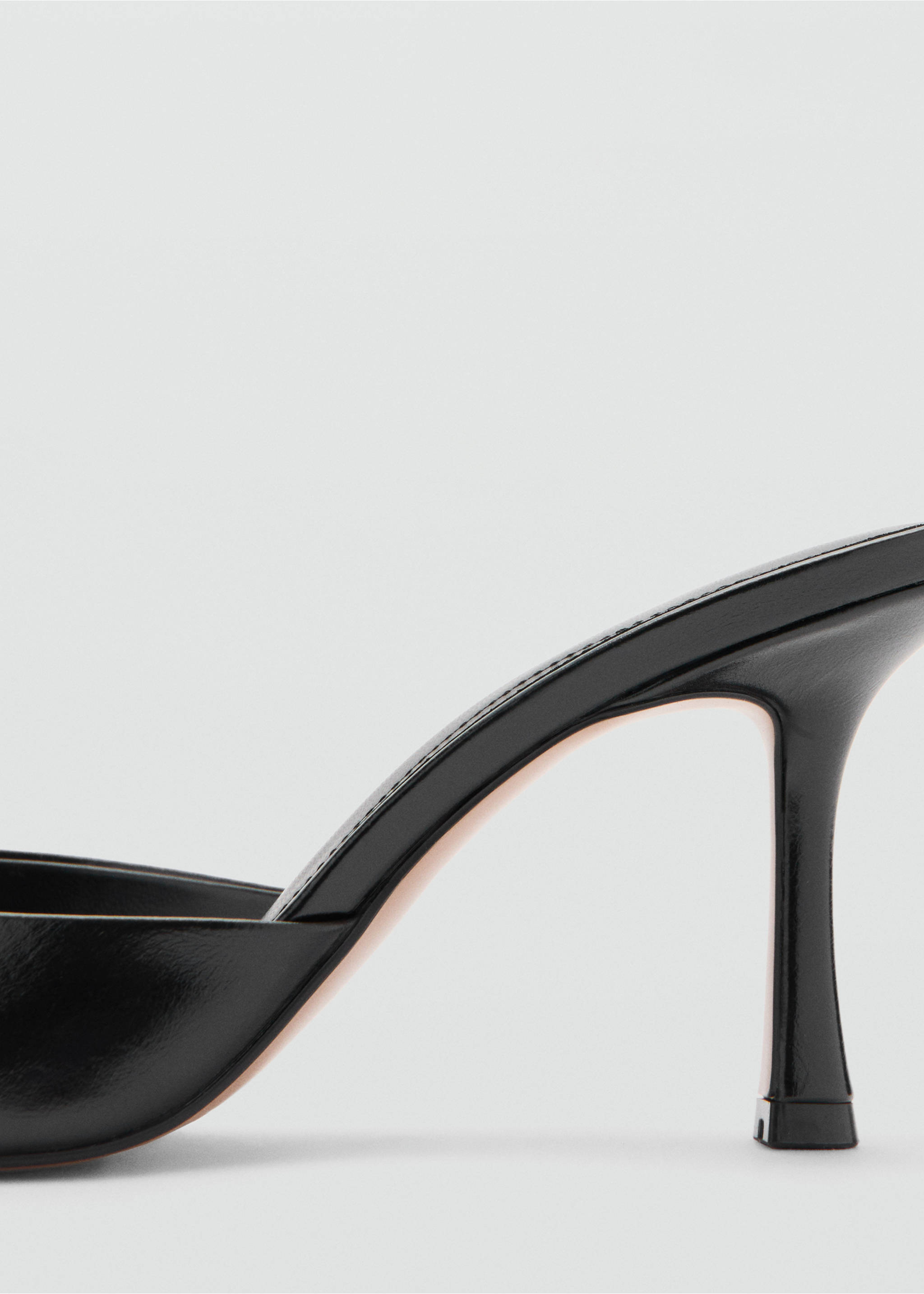 صندل بكعب مدبب - تفاصيل المنتج 1, أسود. Ref: 27061530-00.