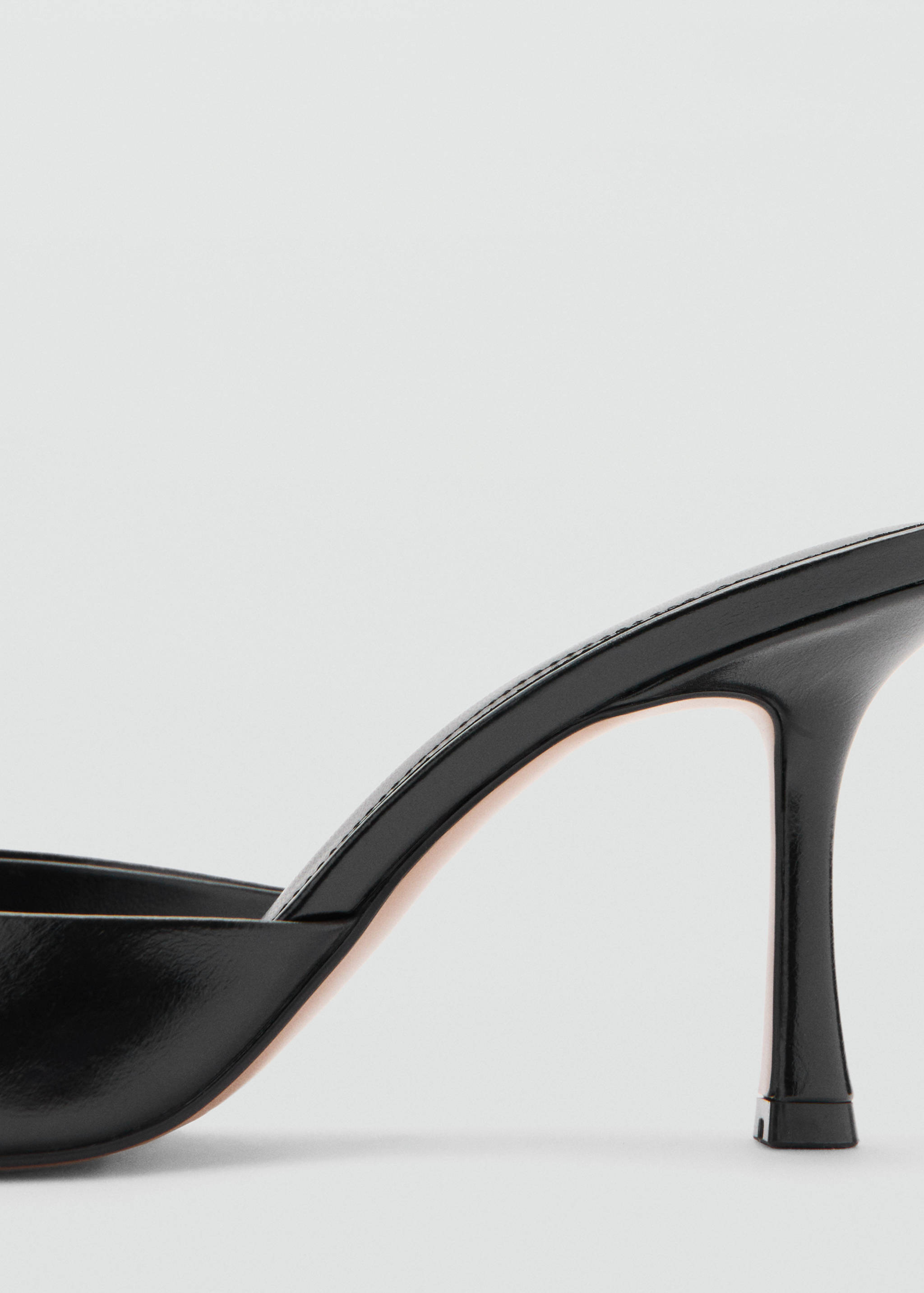 Sandales pointues à talon - Détail de l'article 1