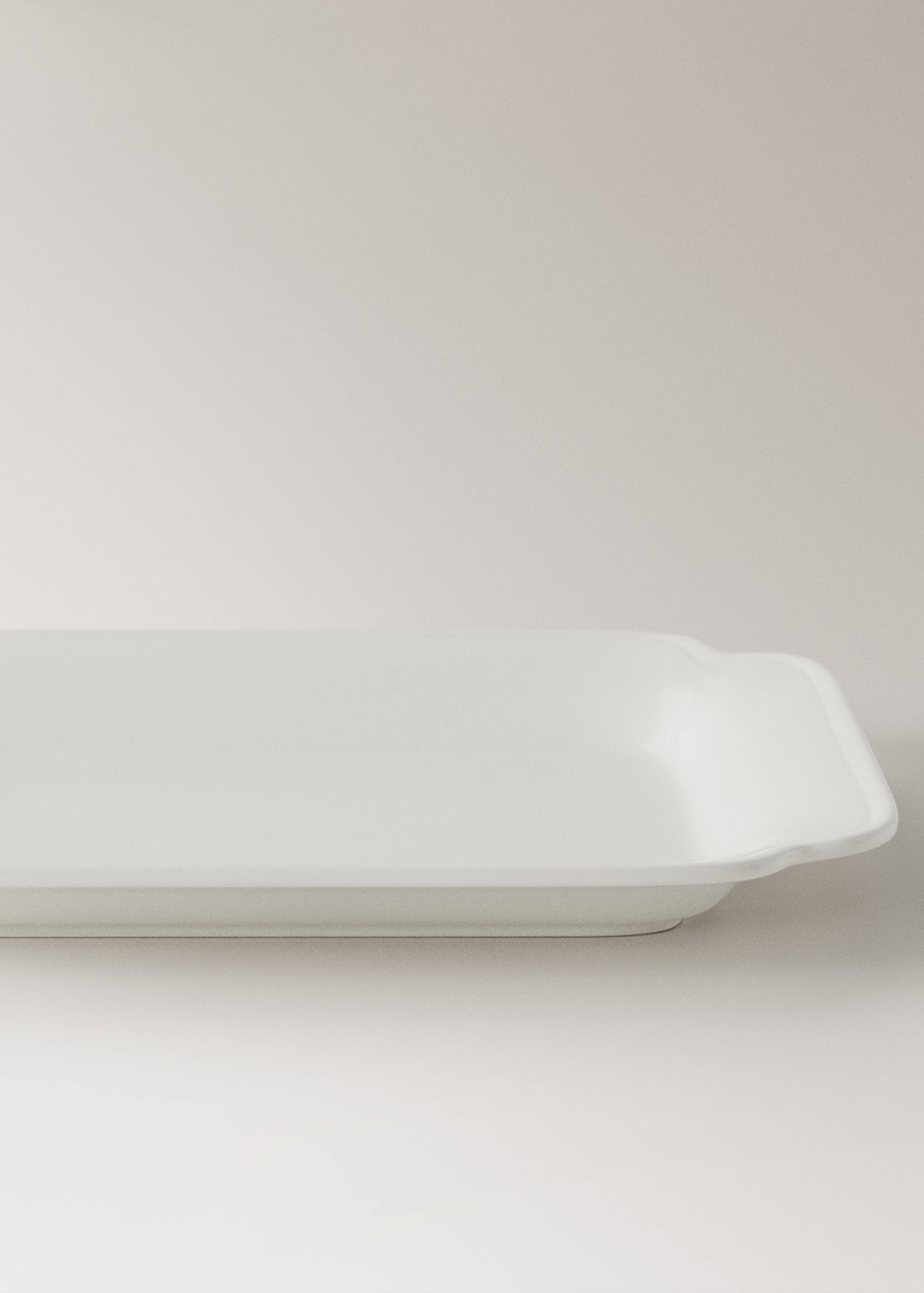 Small embossed earthenware dish - Details of the article 2