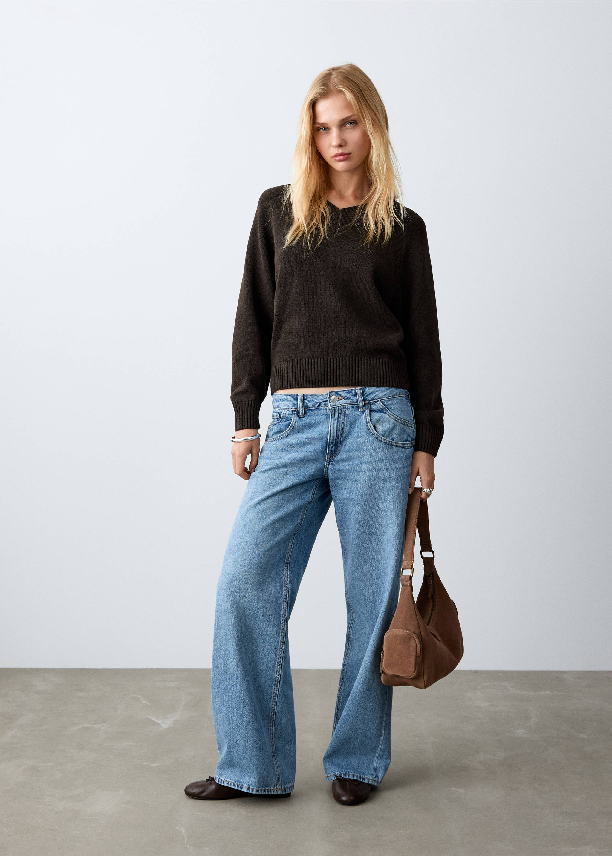 Stickad v-ringad tröja - Allmän bild, Brun. Ref: 27061536-00.