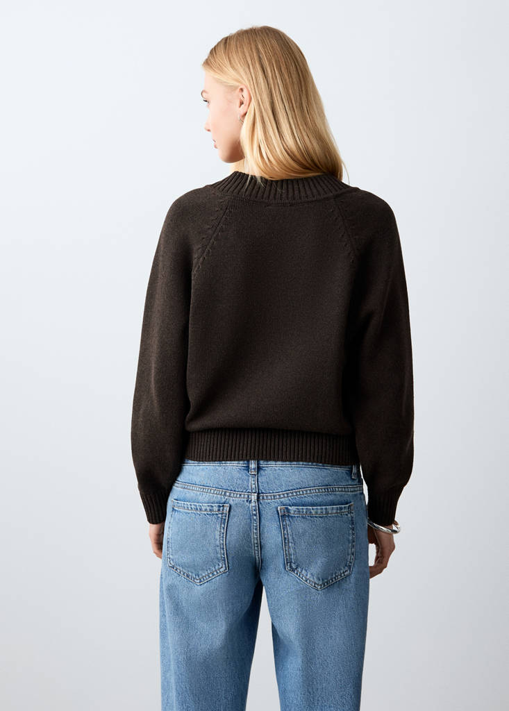 V-neck knit sweater — Brown