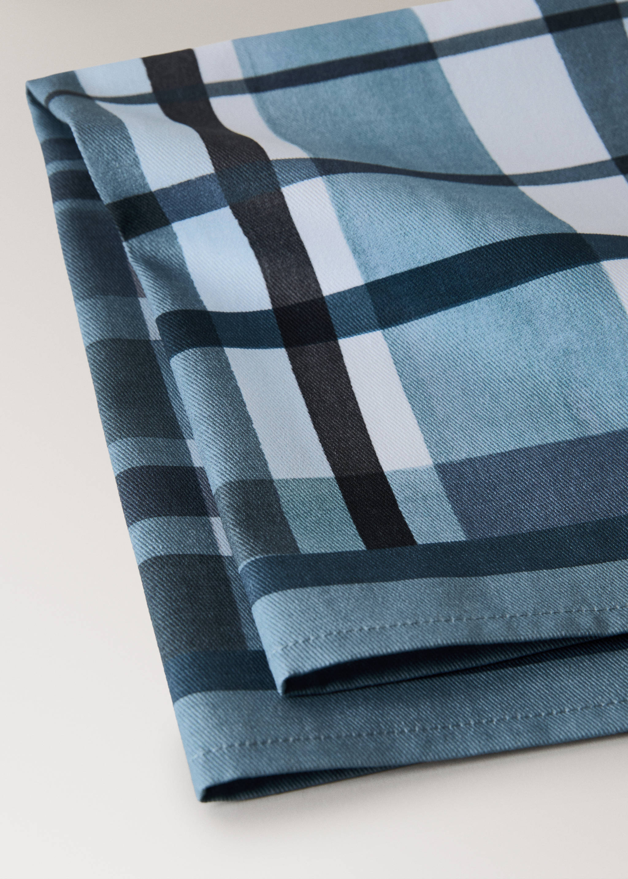 Cotton napkins with irregular check pattern - Details of the article 2