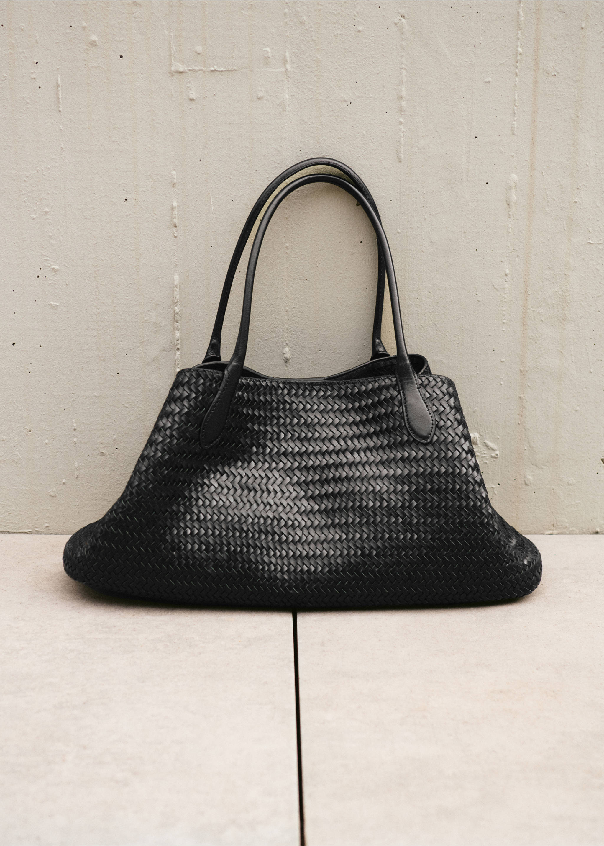 Large braided leather shoulder bag - General plane, Black. Ref: 27062537-00.