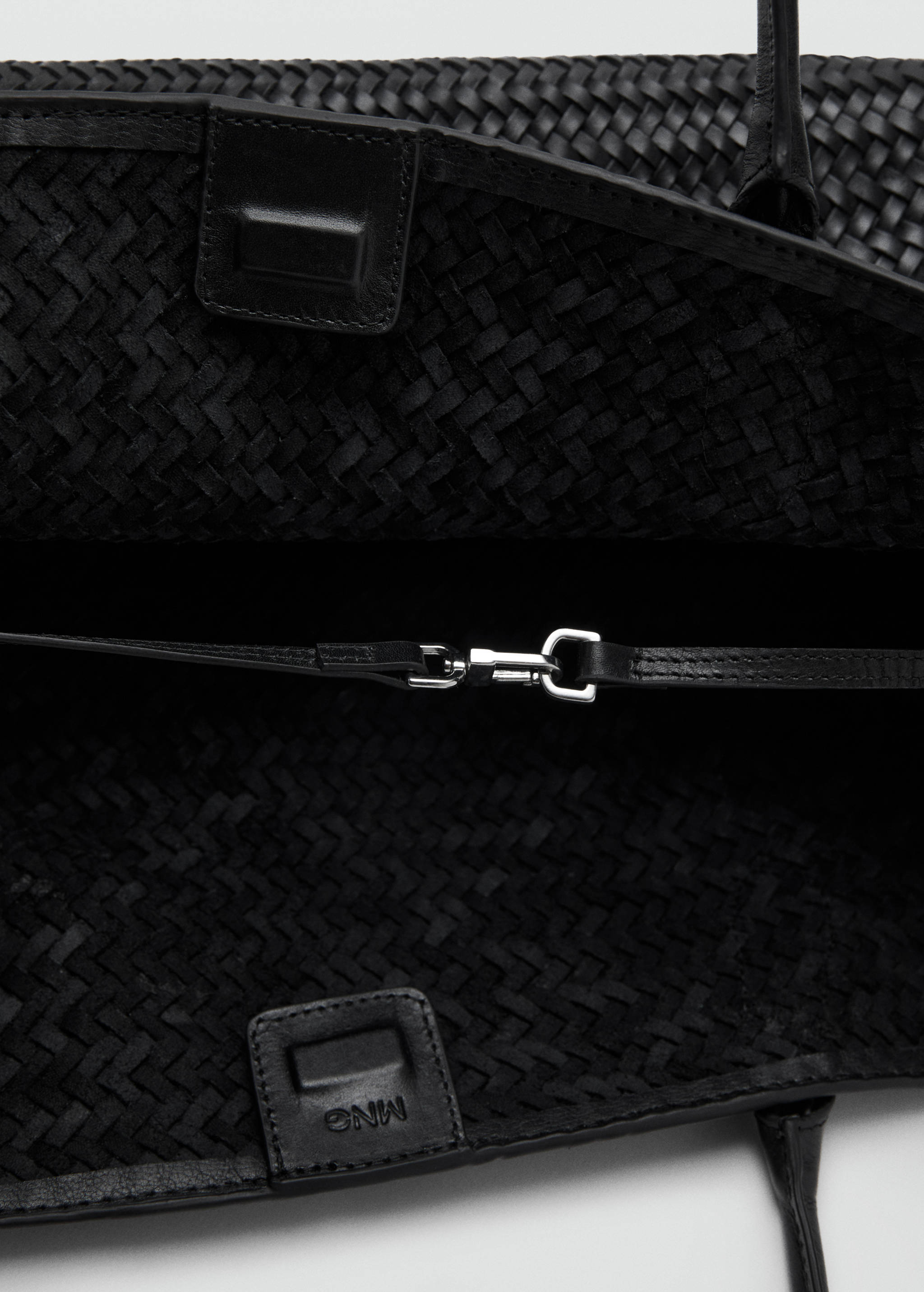 Large braided leather shoulder bag - Details of the article 3