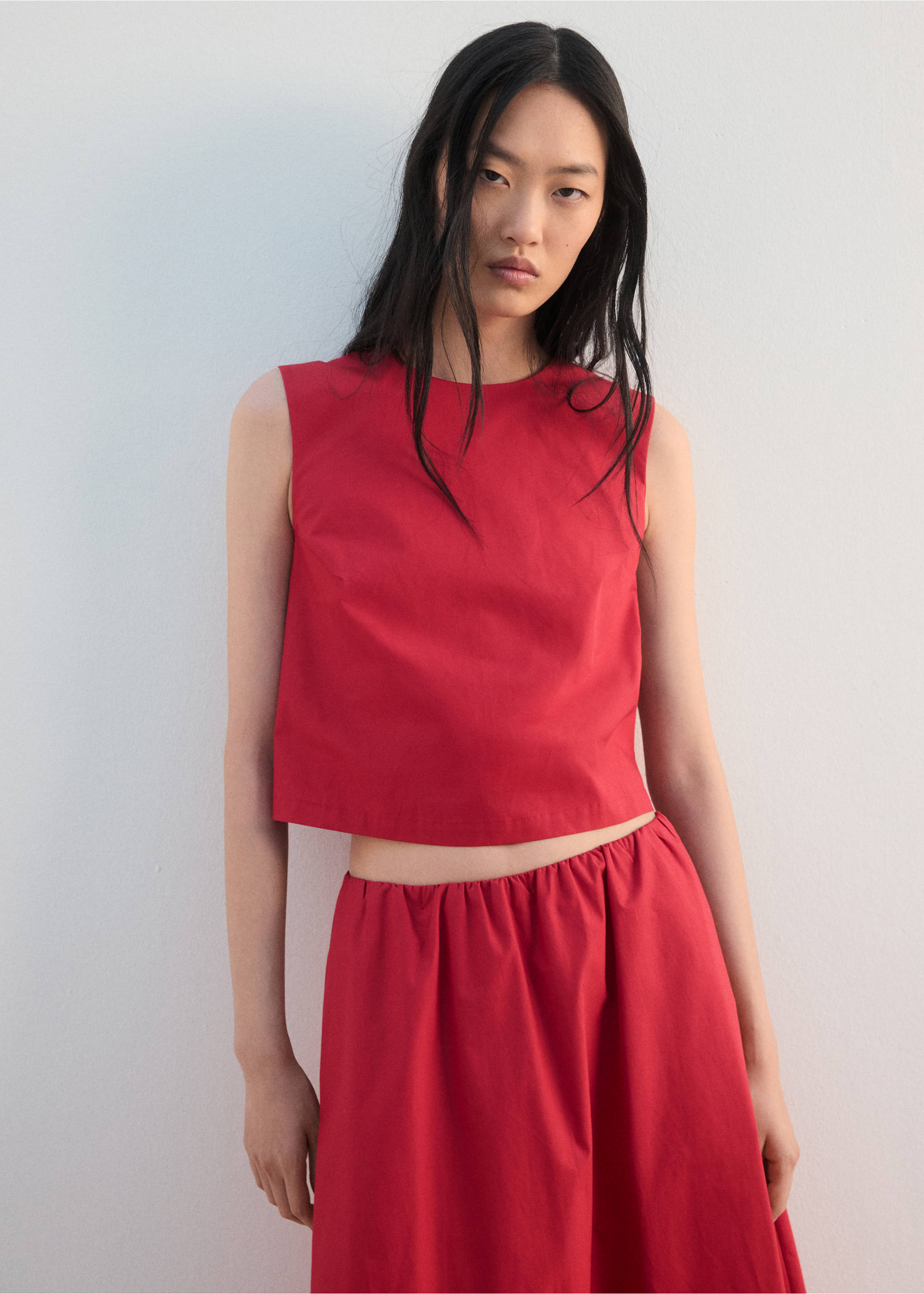 Midi cotton skirt with pleats - Details of the article 1, Red. Ref: 27062538-00.
