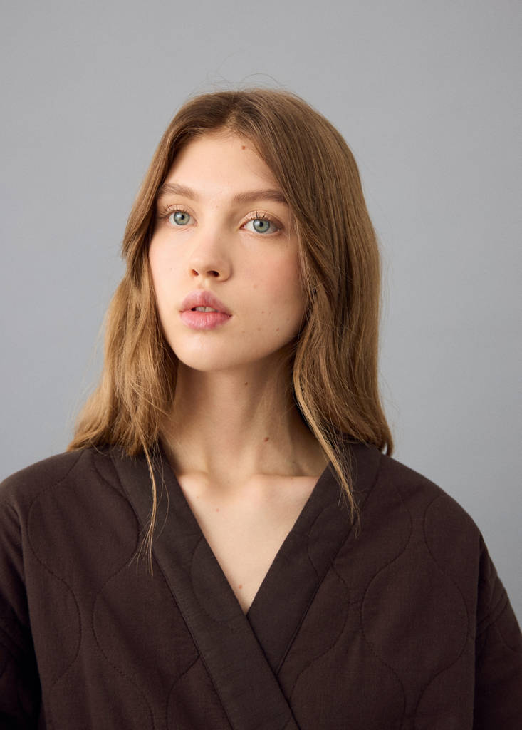 Quilted kimono with tie — Brown