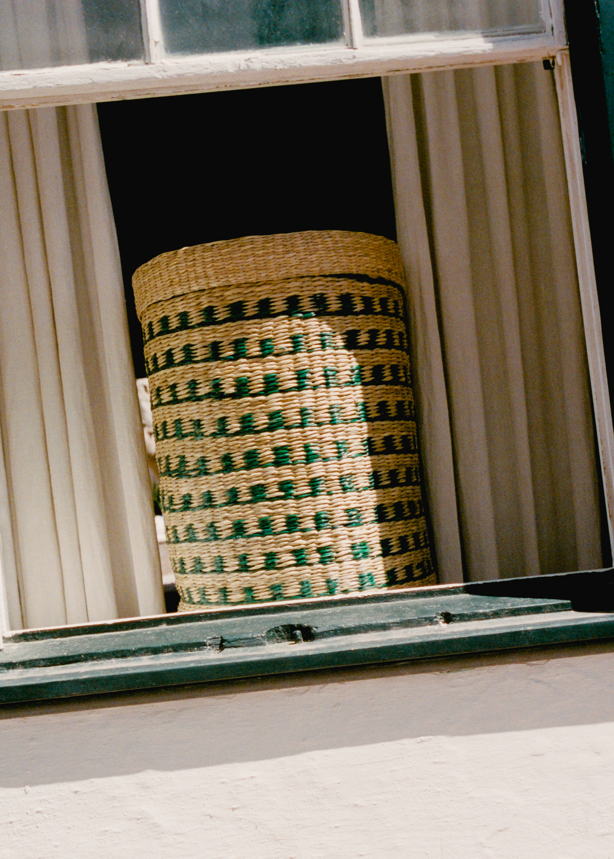 Long two-tone natural fibre basket - Details of the article 5