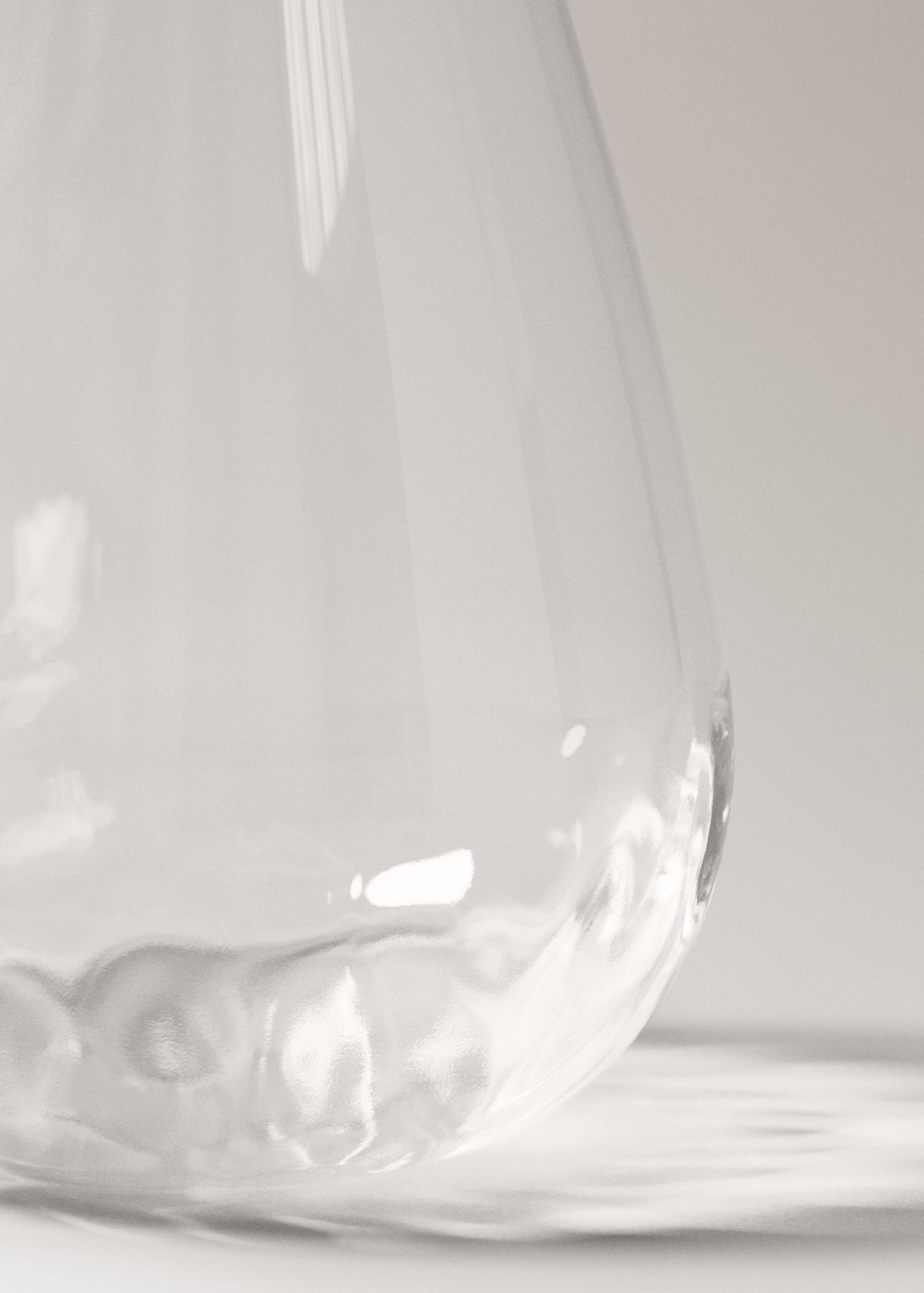 Borosilicate glass tumbler with relief design - Details of the article 2