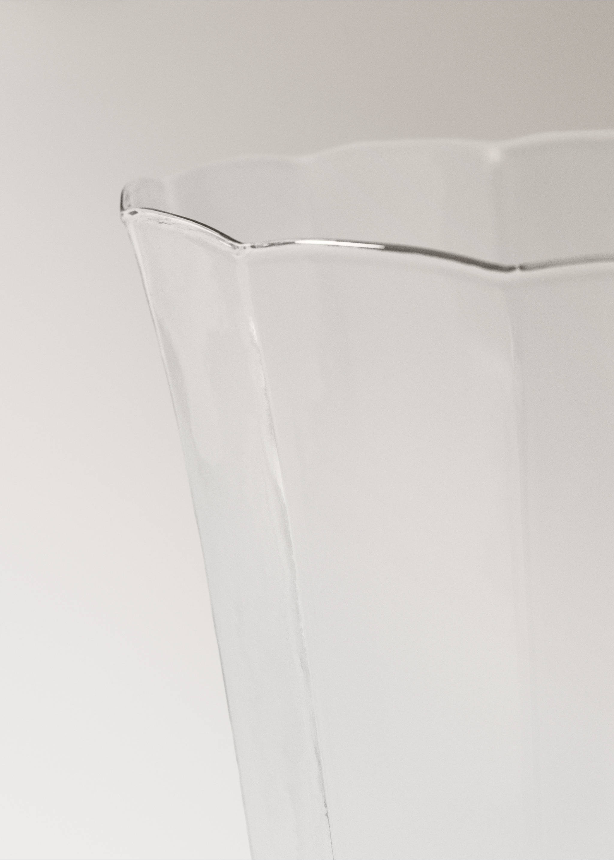 Borosilikatglas med vågmönster - Detaljer om artikeln 2, Isgrå. Ref: 27062911-00.