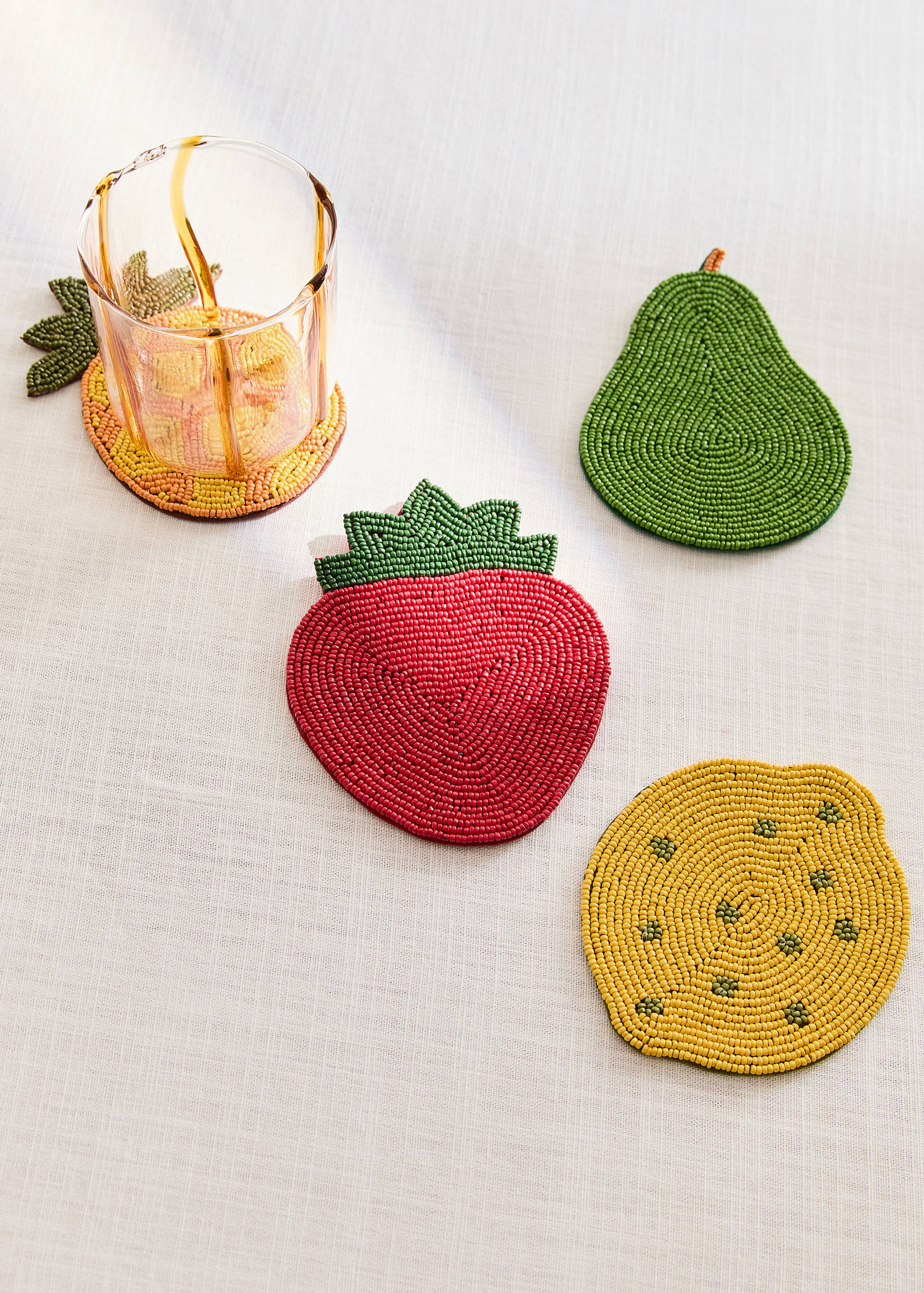 Beaded fruit-shaped coasters - General plane