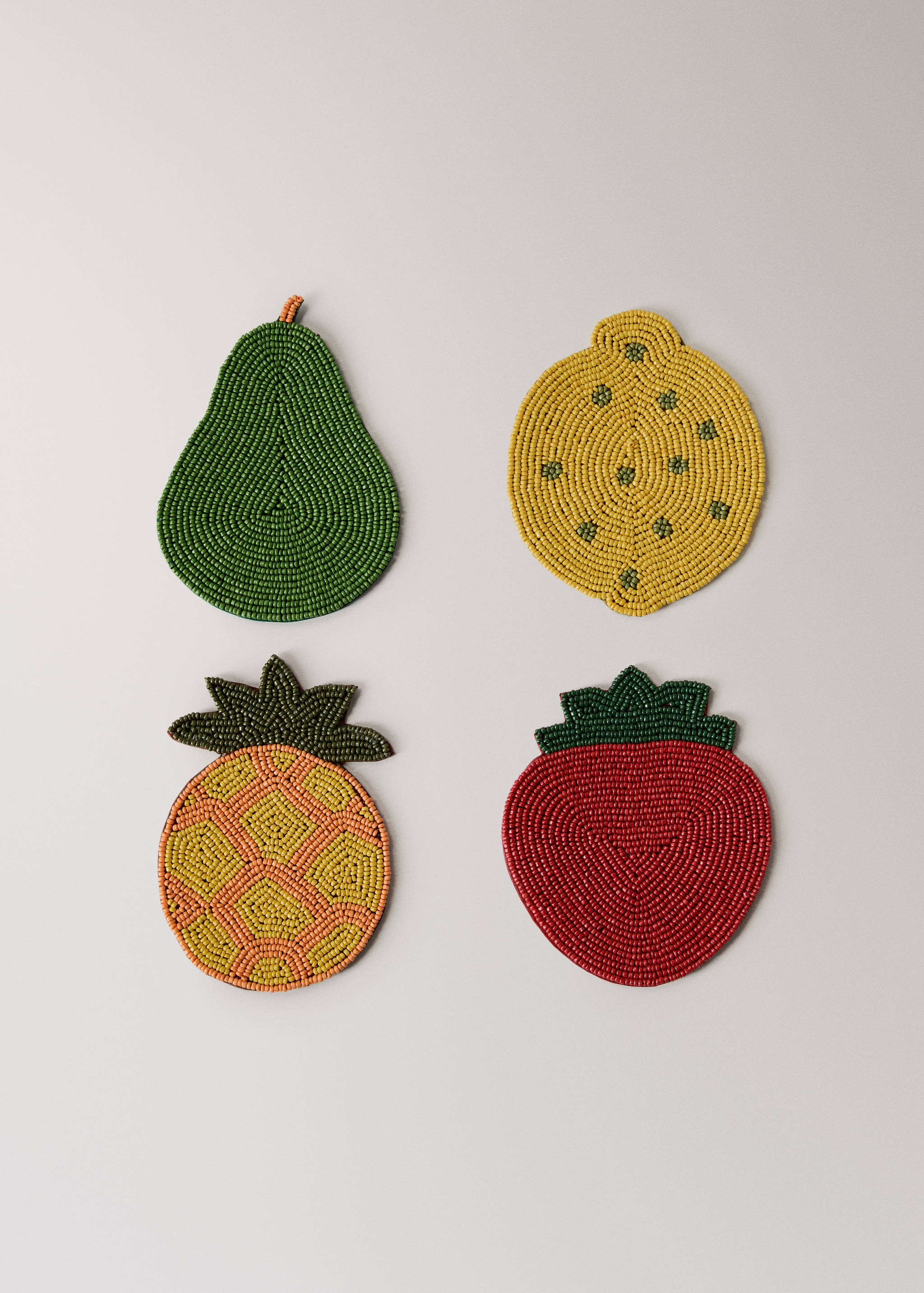 Beaded fruit-shaped coasters - Article without model
