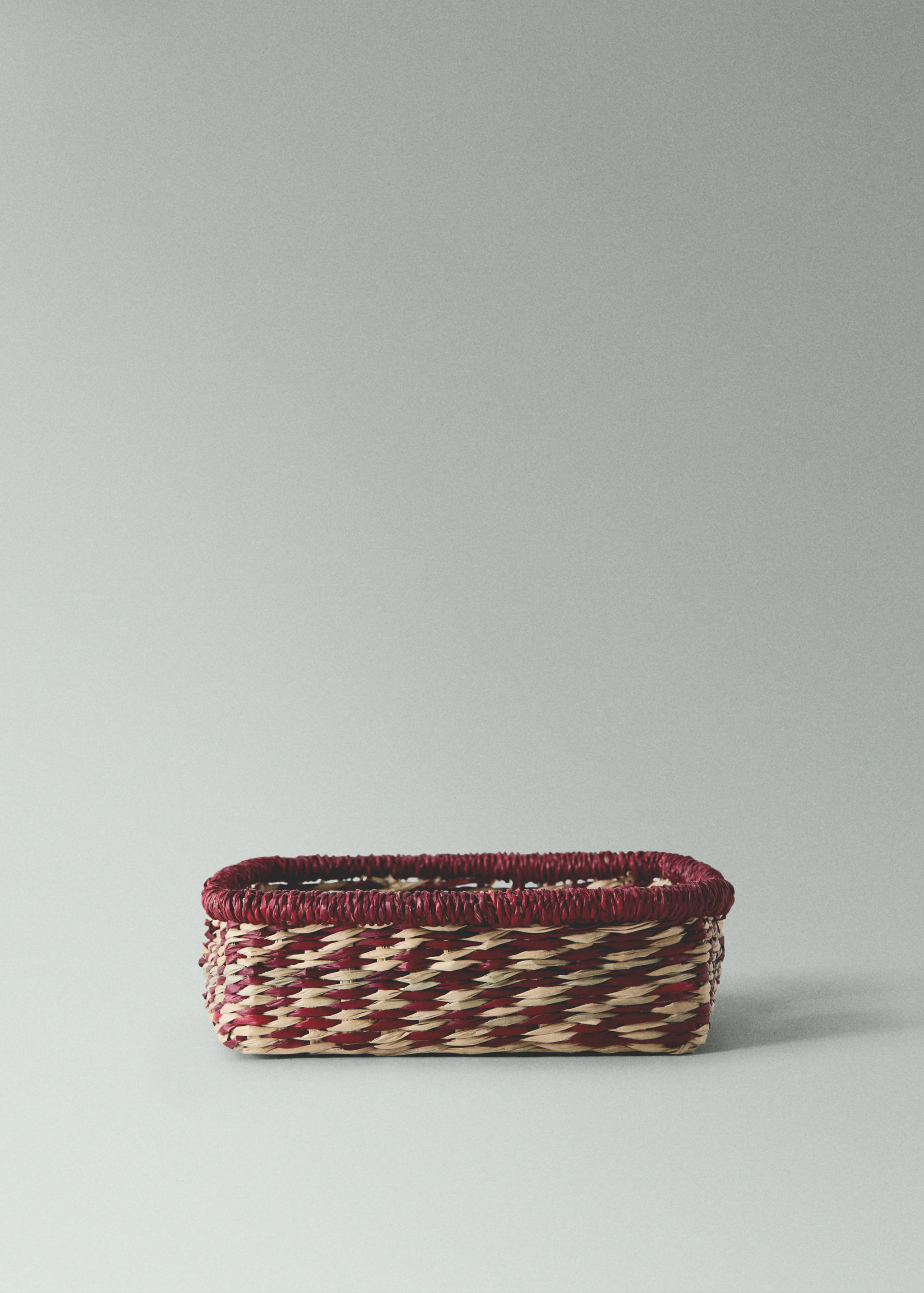 Seagrass Napkin Holder - Medium plane