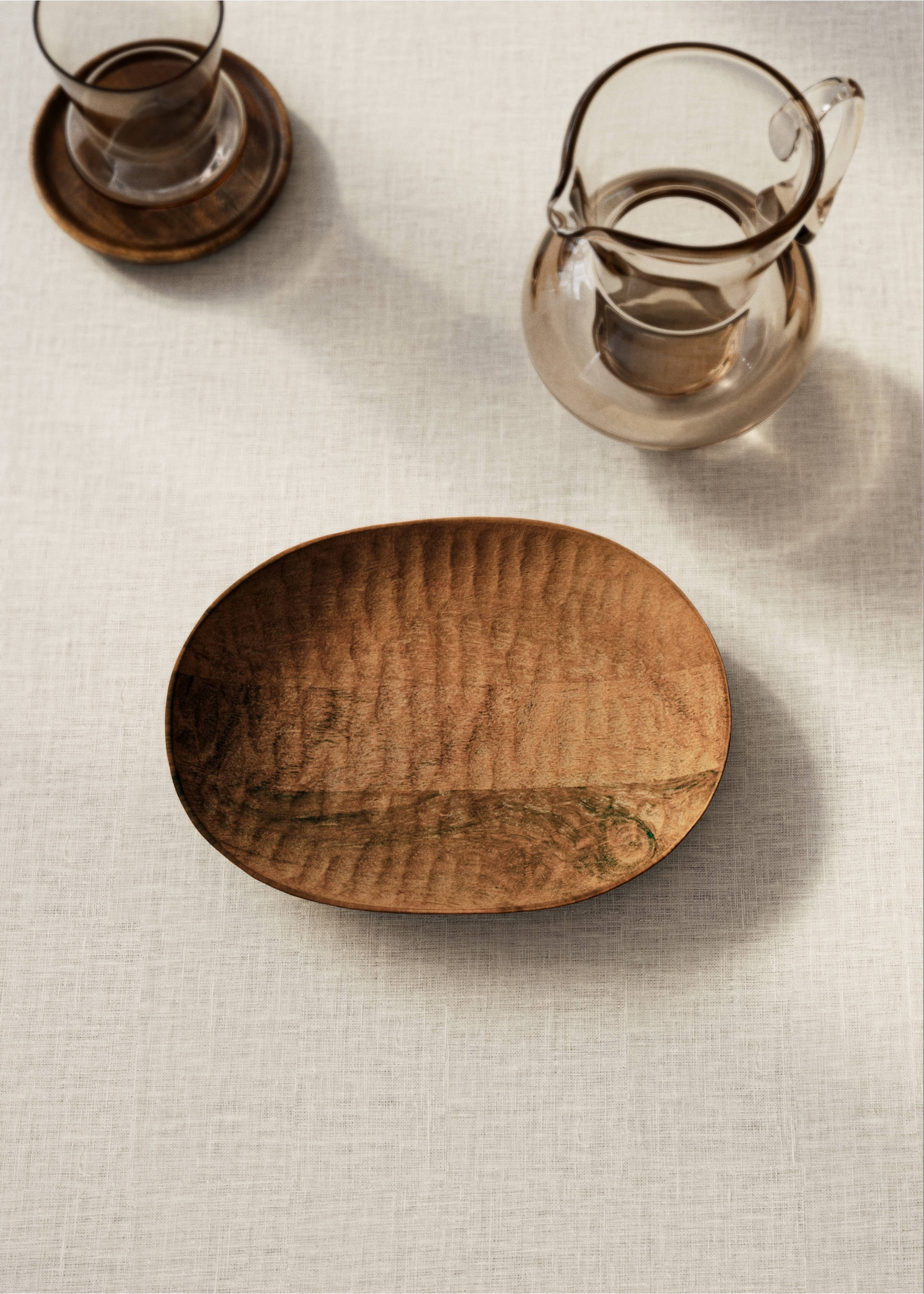 Mellomstort brett i asketre - Total bildeutsnitt, Brun. Ref: 27062919-00.