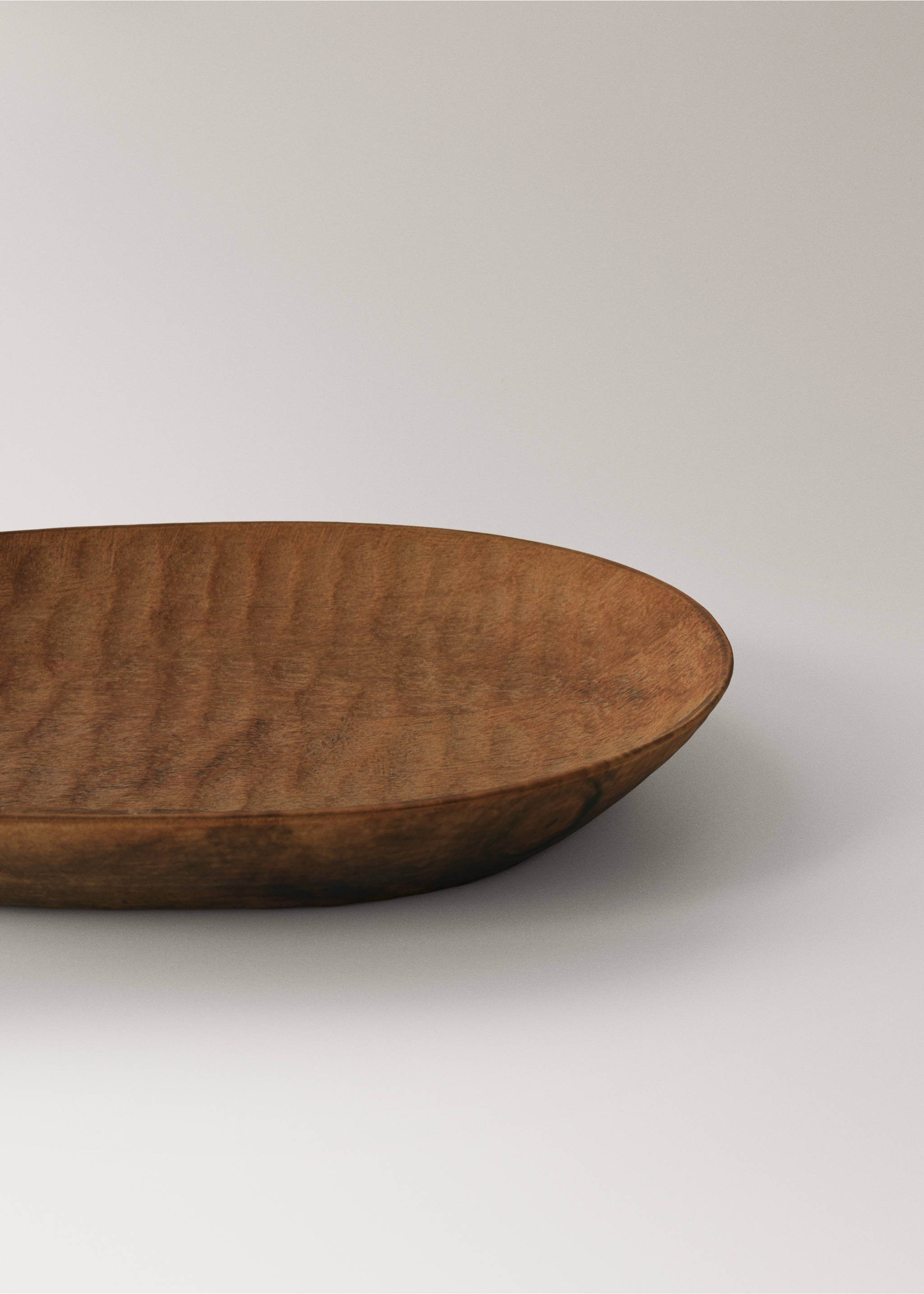 Mellomstort brett i asketre - Artikkeldetalj 2, Brun. Ref: 27062919-00.