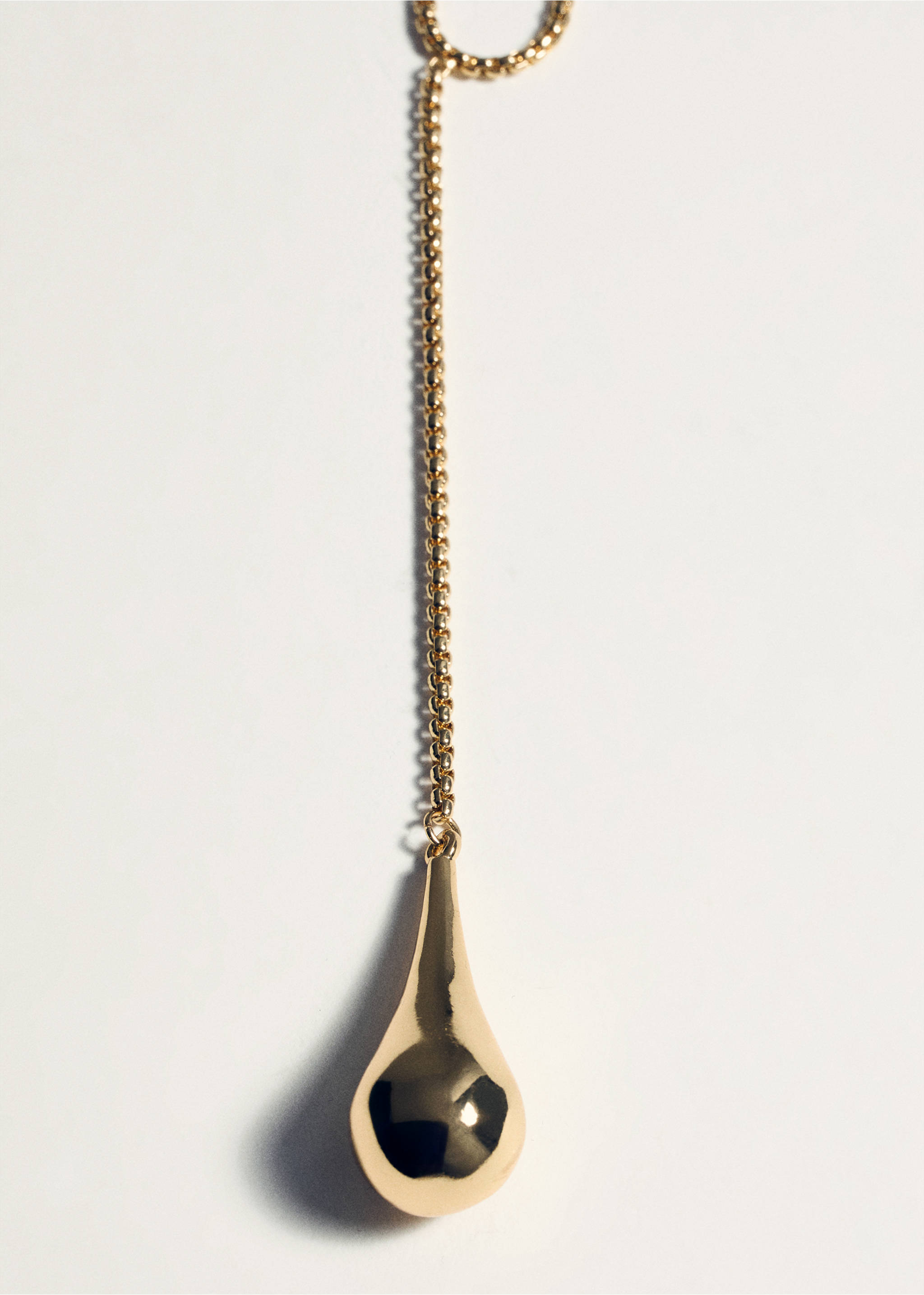 Metal pendant necklace - Details of the article 5, Gold. Ref: 27062922-00.