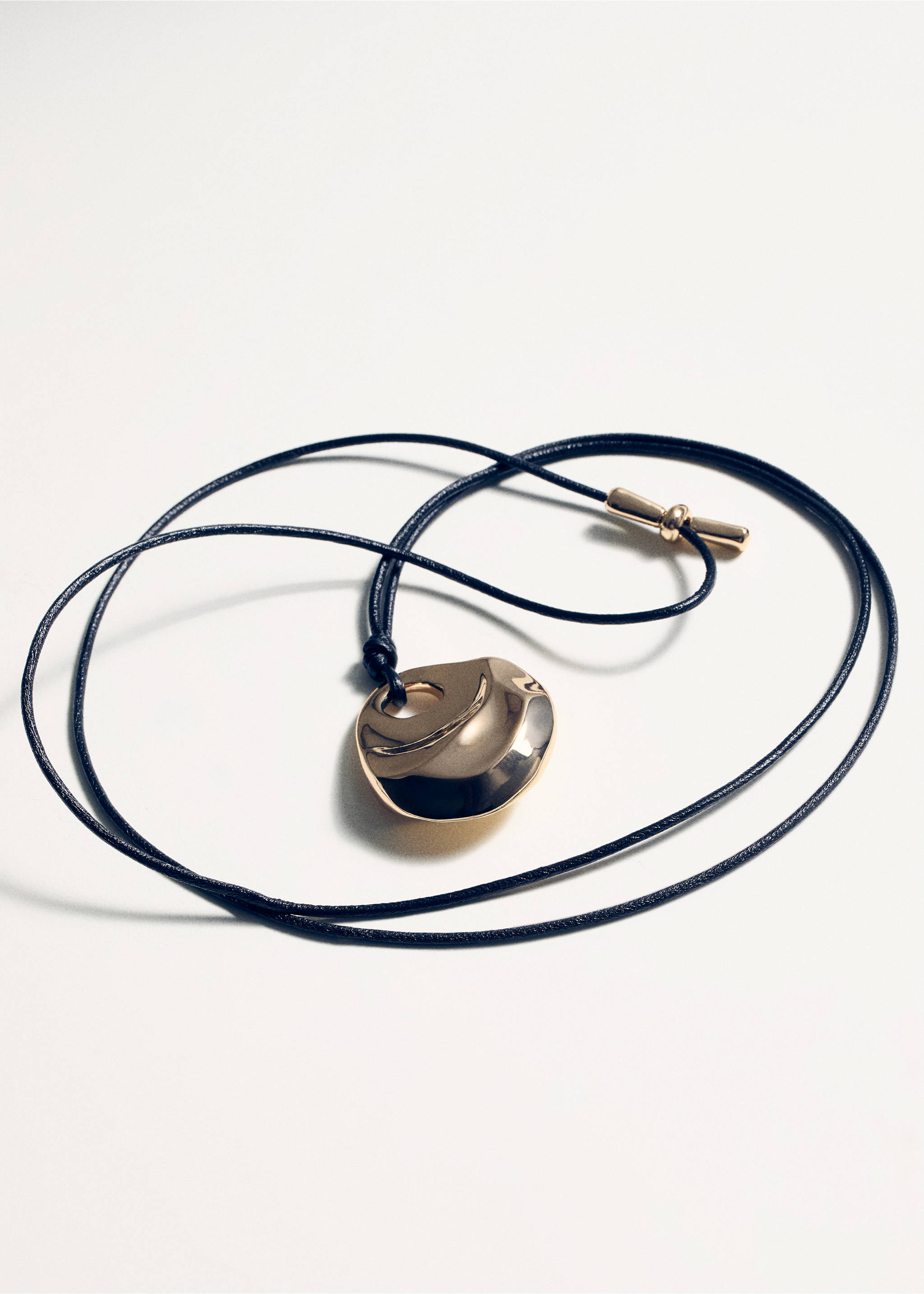 قلادة سلسلة معدنية - تفاصيل المنتج 5, ذهبي. Ref: 27062925-00.