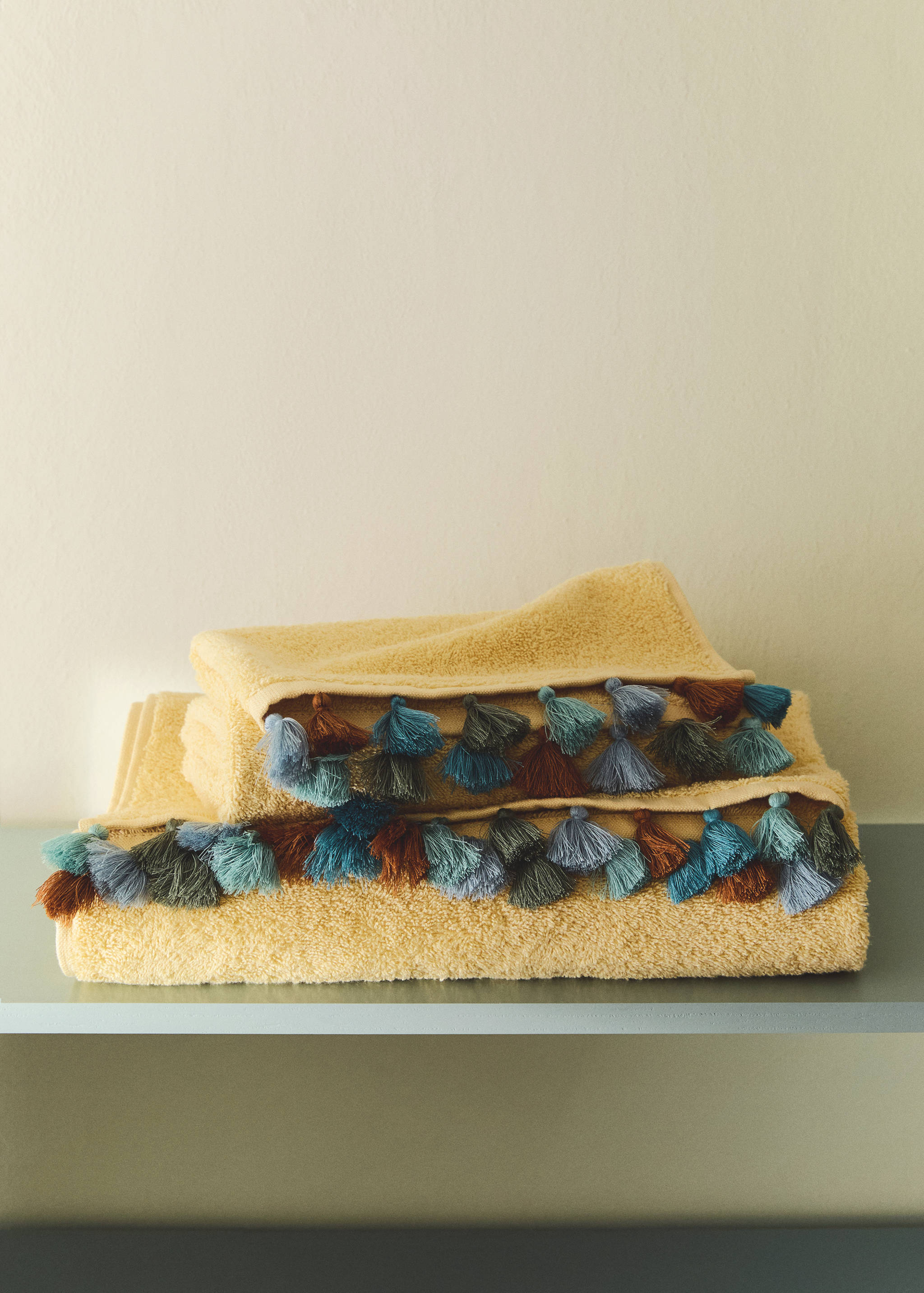 Cotton children's multi-coloured hand towel with pompoms - General plane