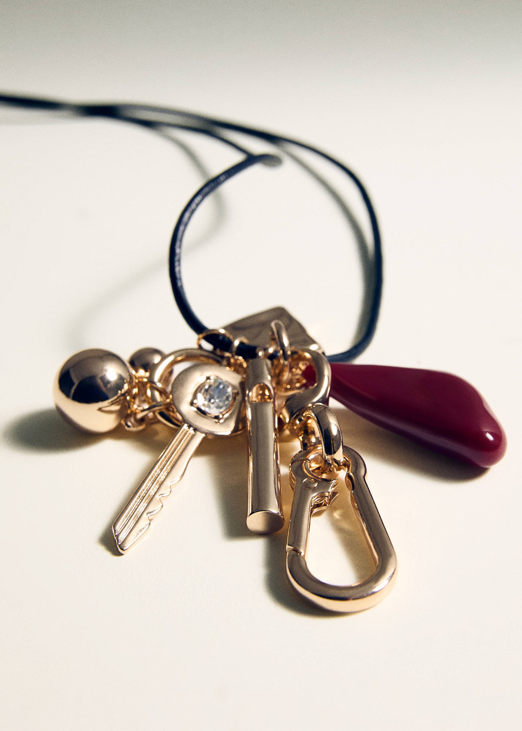 Pendant necklace with charms - Details of the article 5