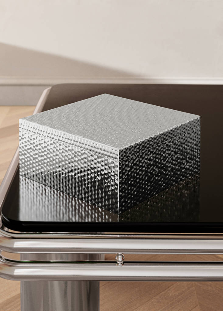 Medium hammered metal box — Silver