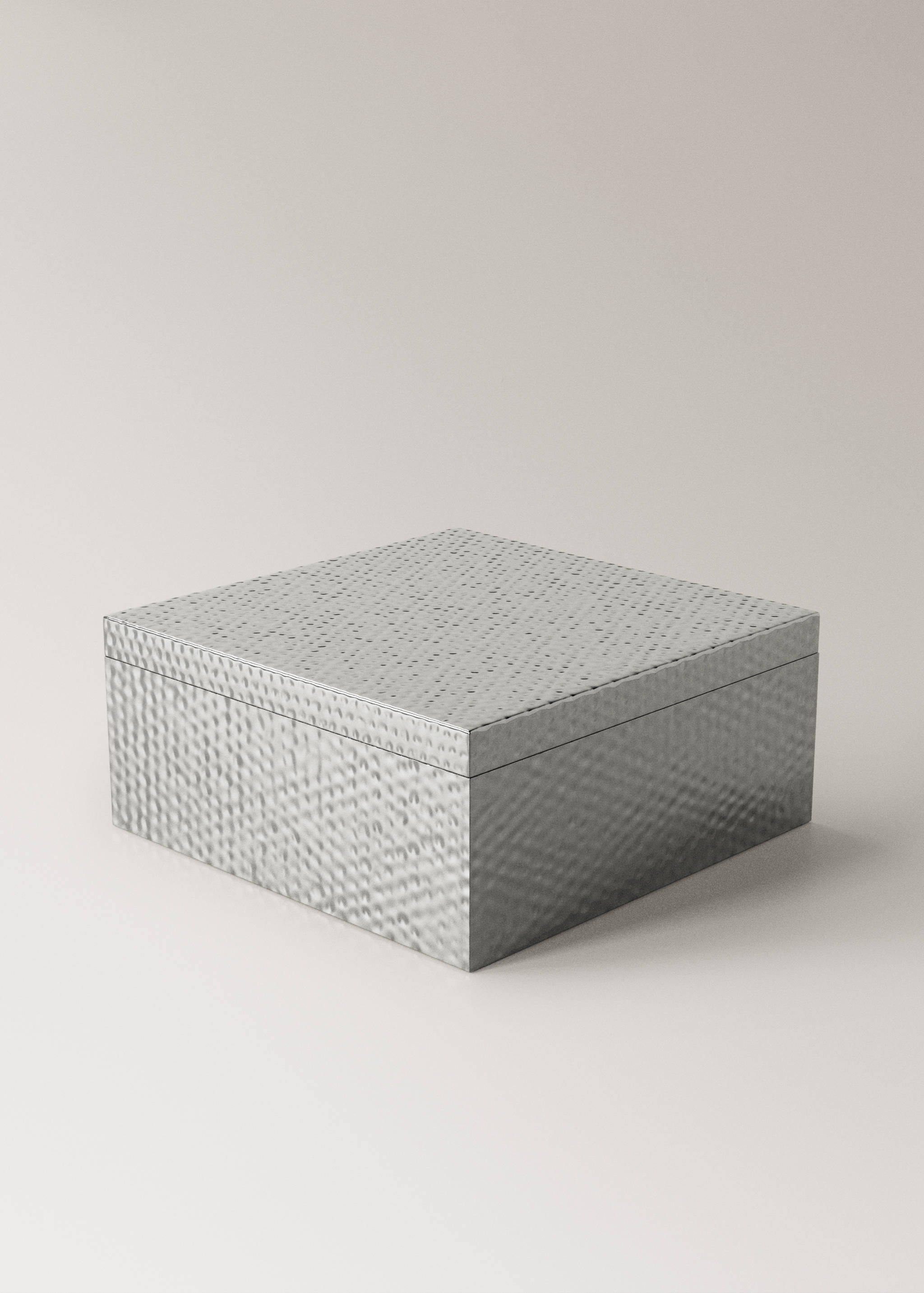 Mittelgroße Kiste aus gehämmertem Metall - Detail des Artikels 1