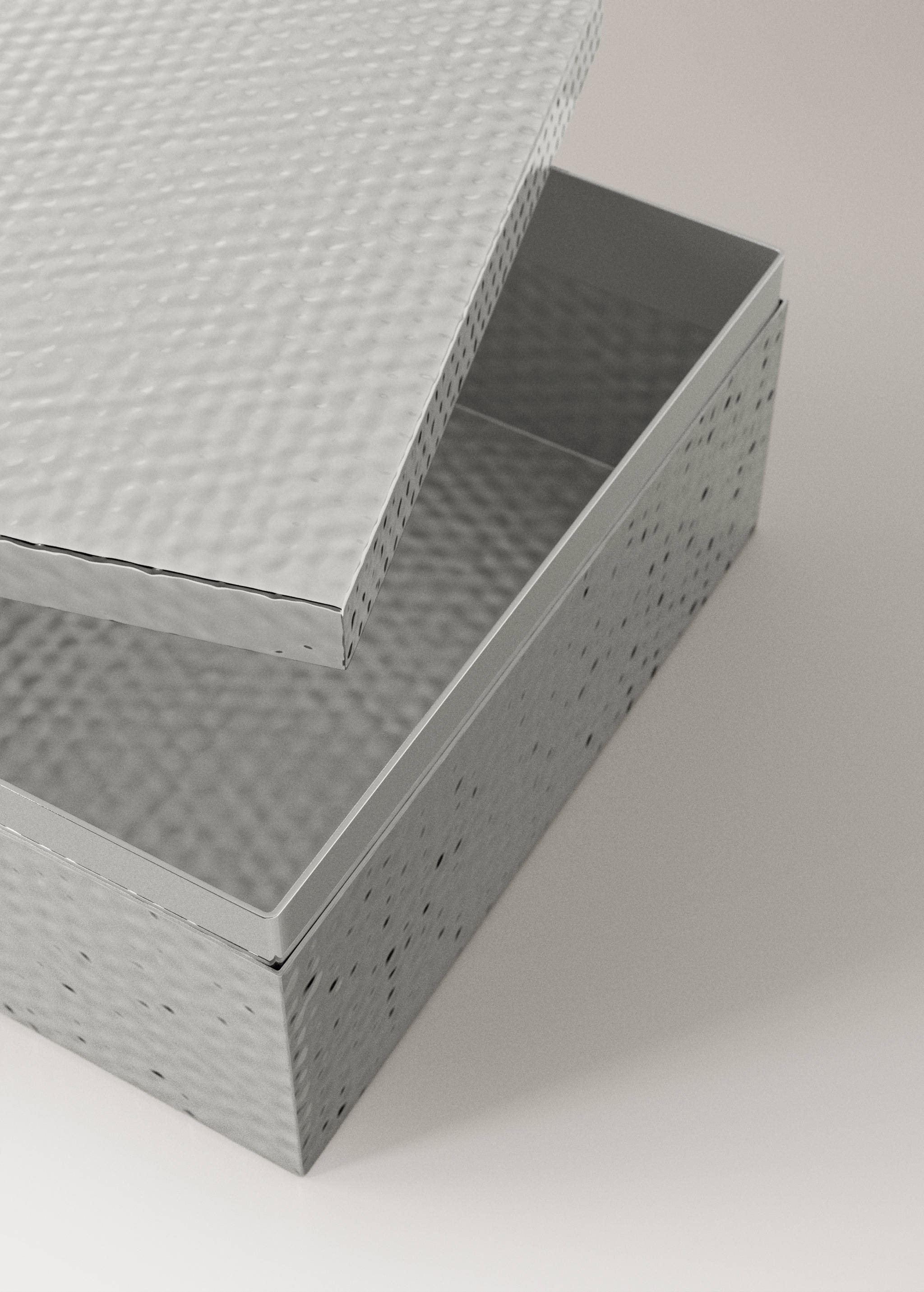 Mittelgroße Kiste aus gehämmertem Metall - Detail des Artikels 2