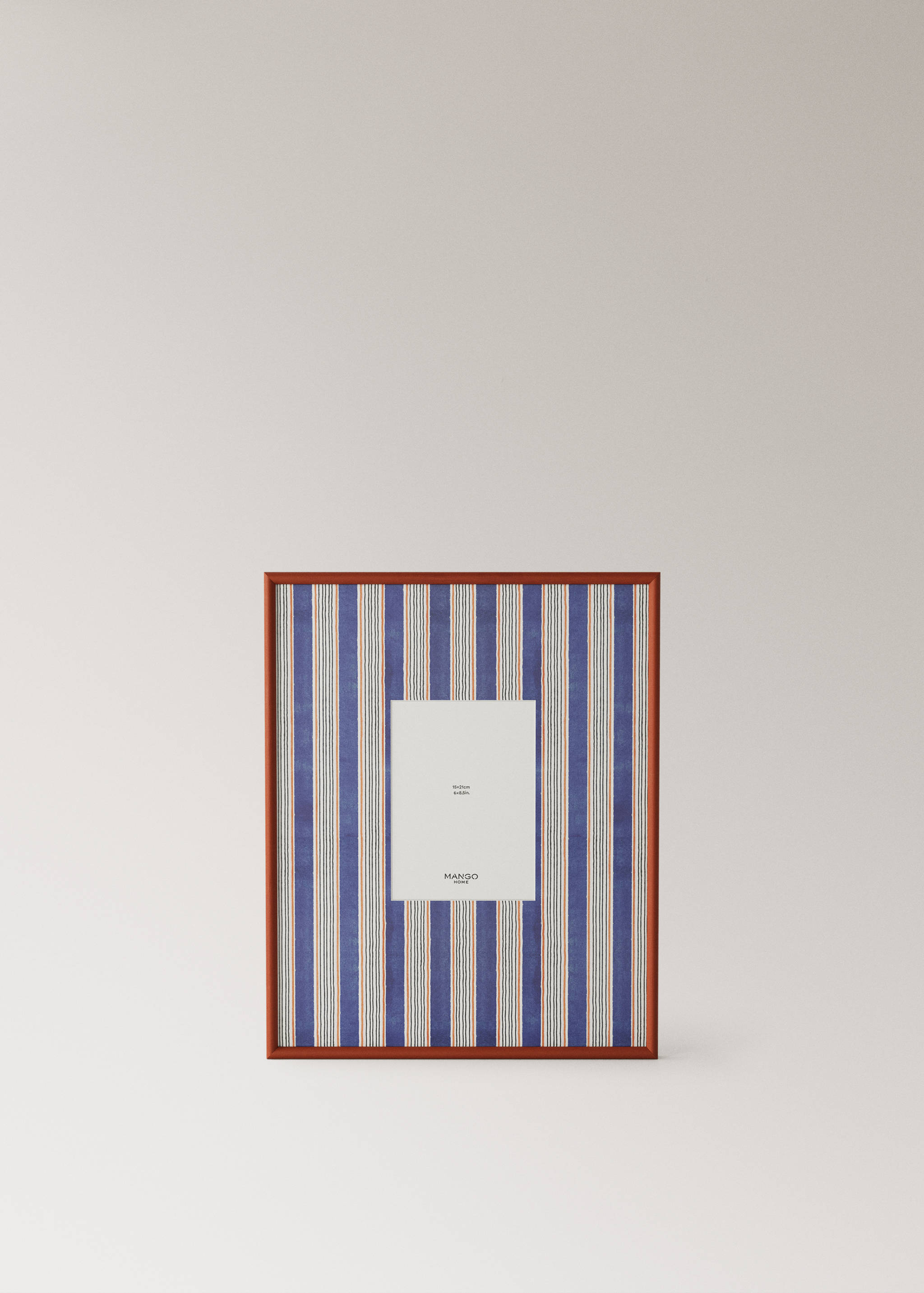 Wooden frame with large lines - Article without model