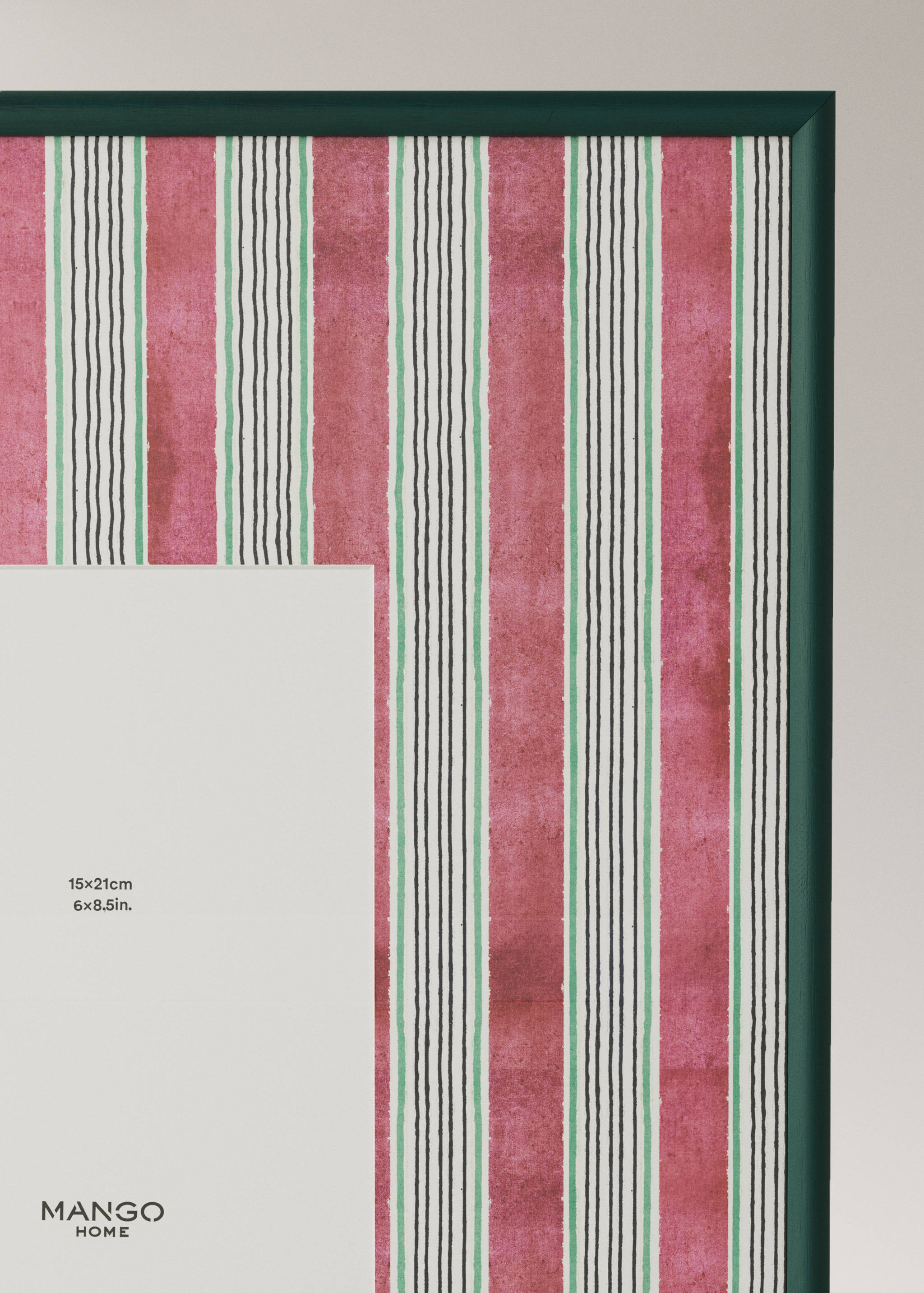 Wooden frame with large lines - Details of the article 1