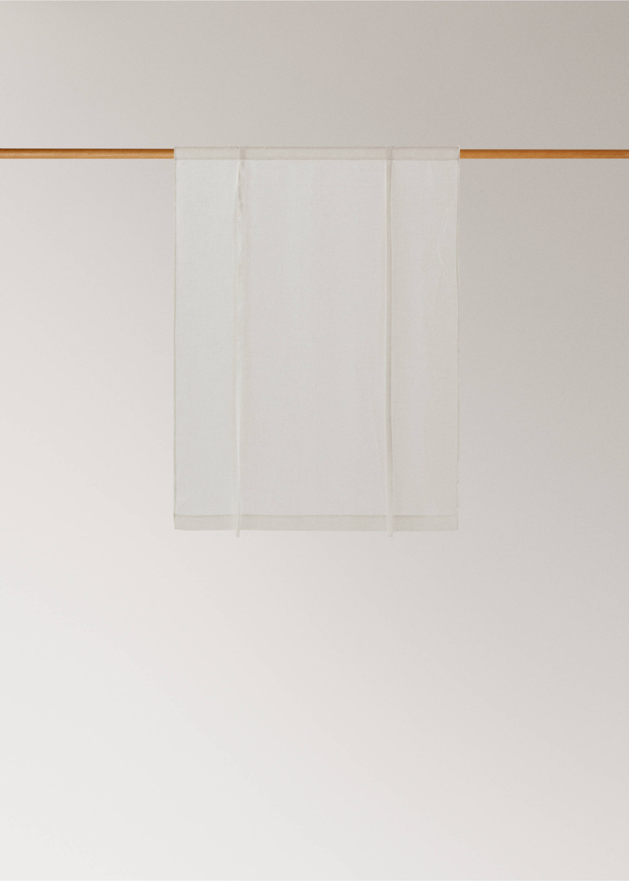 100% linen roller blind with low transparency - Details of the article 4, Ecru. Ref: 27063269-00.