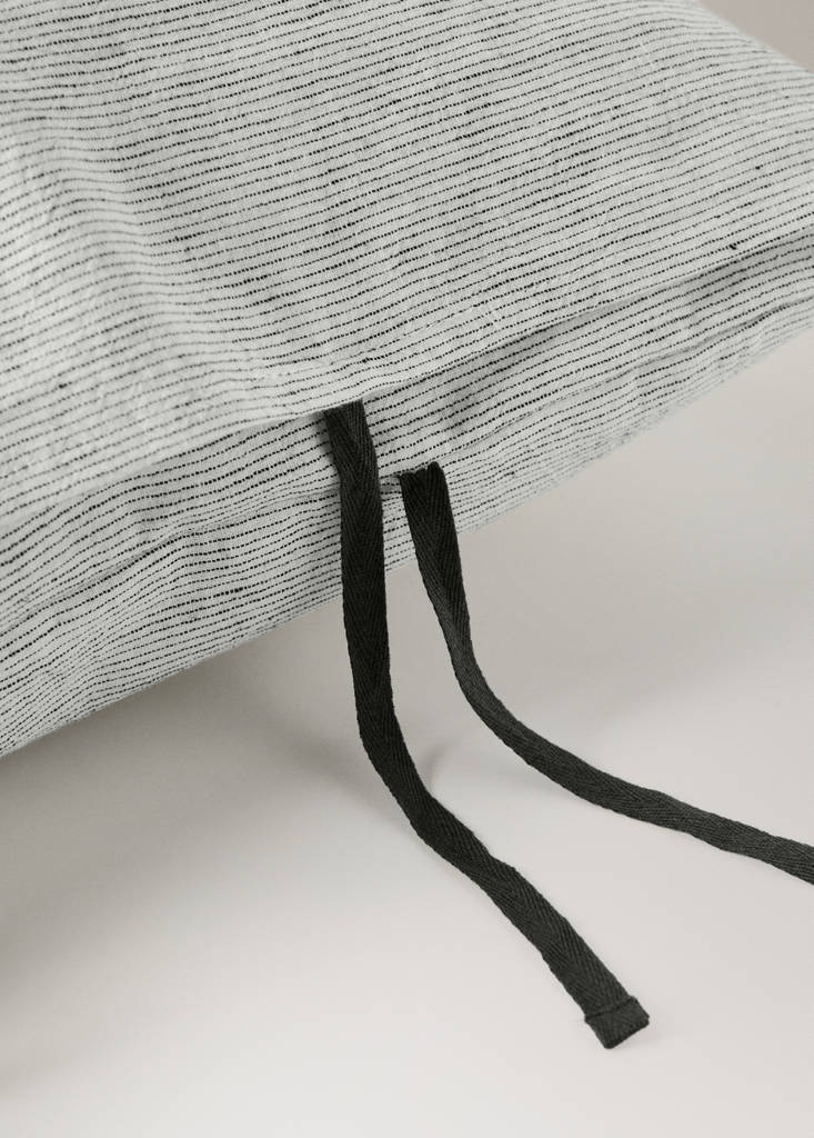 Two cotton linen pillowcases with tie closures 60x60 cm — Grey