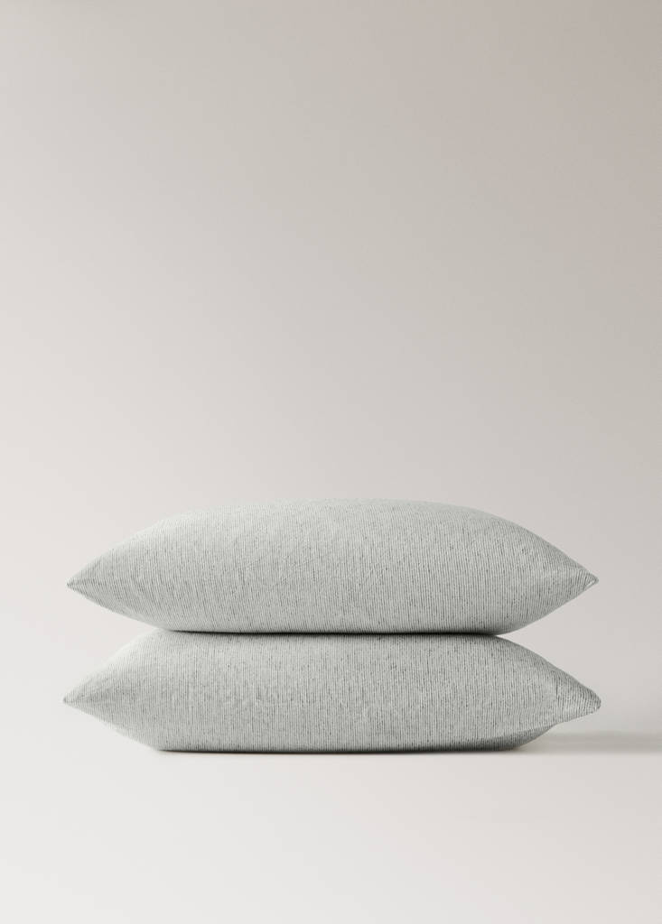 Two cotton linen pillowcases with tie closures 60x60 cm — Grey