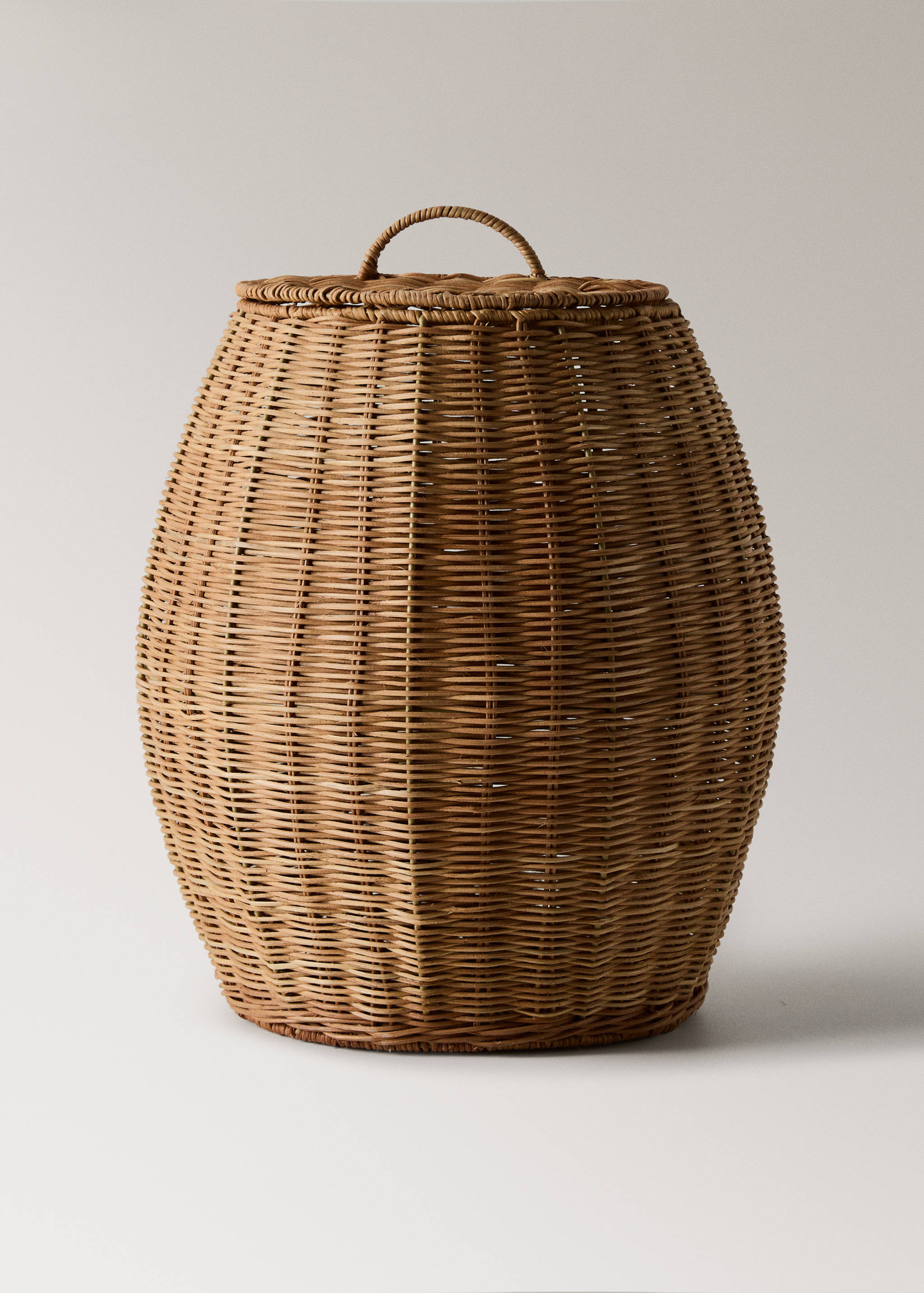 Oval rattan basket - Article without model