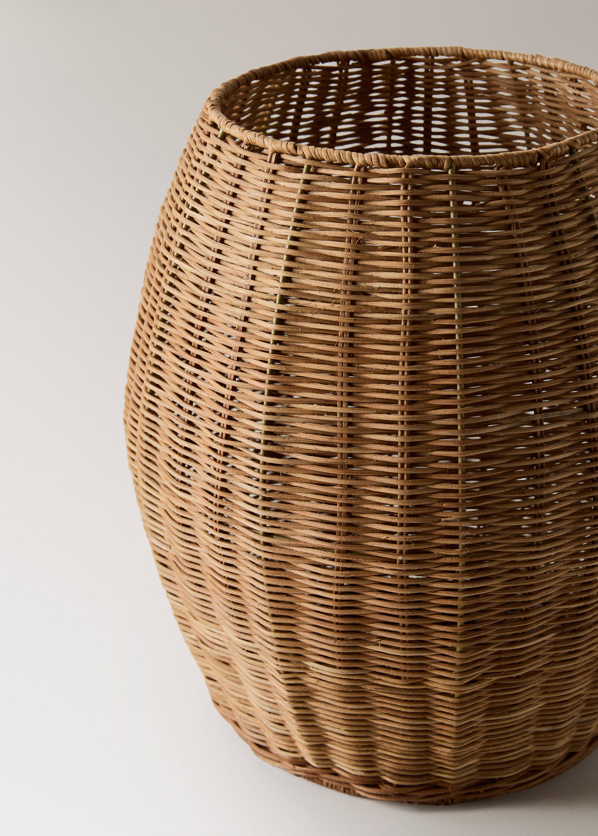 Oval rattan basket - Details of the article 2