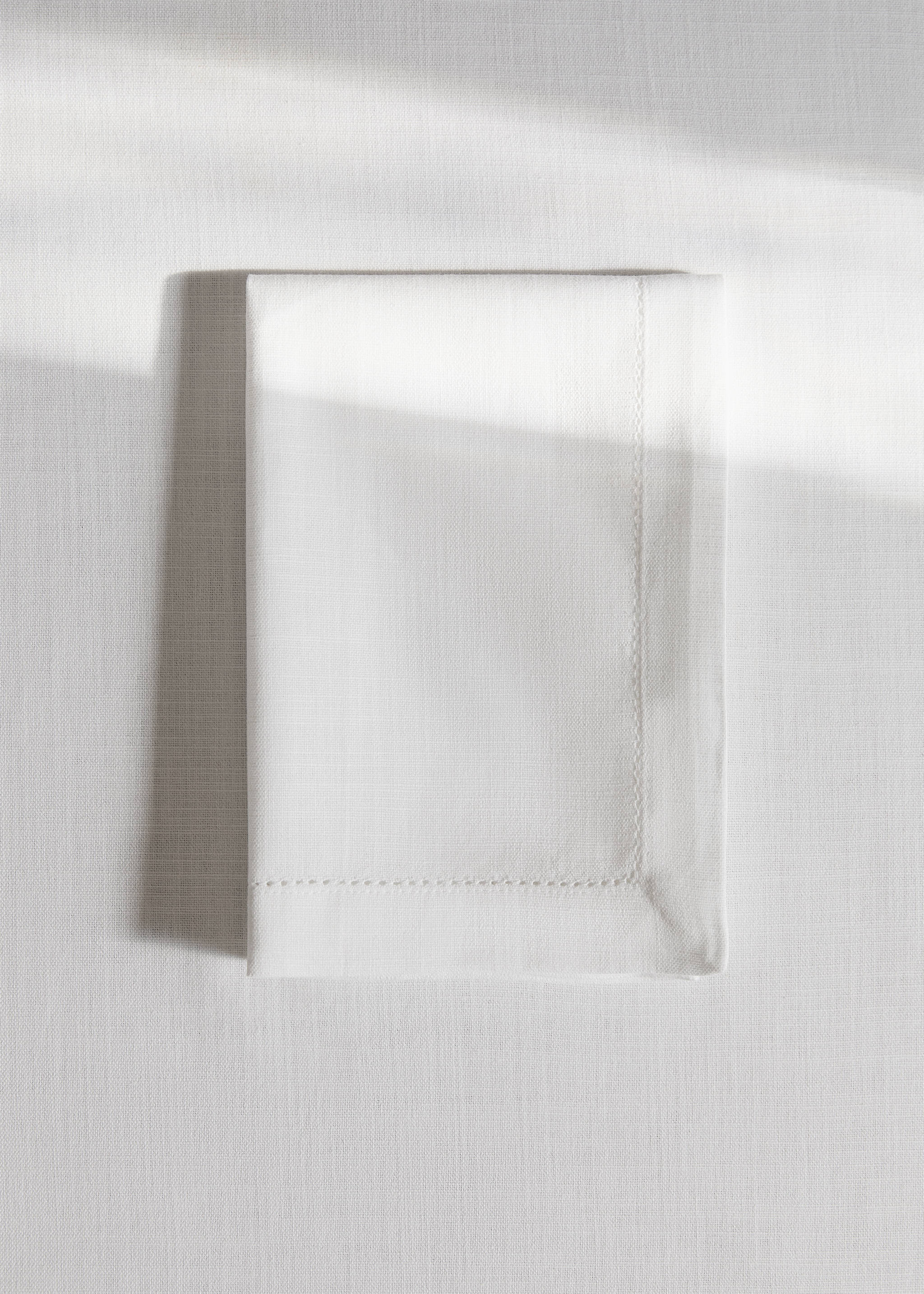 Cotton napkins with hemstitch detail - General plane