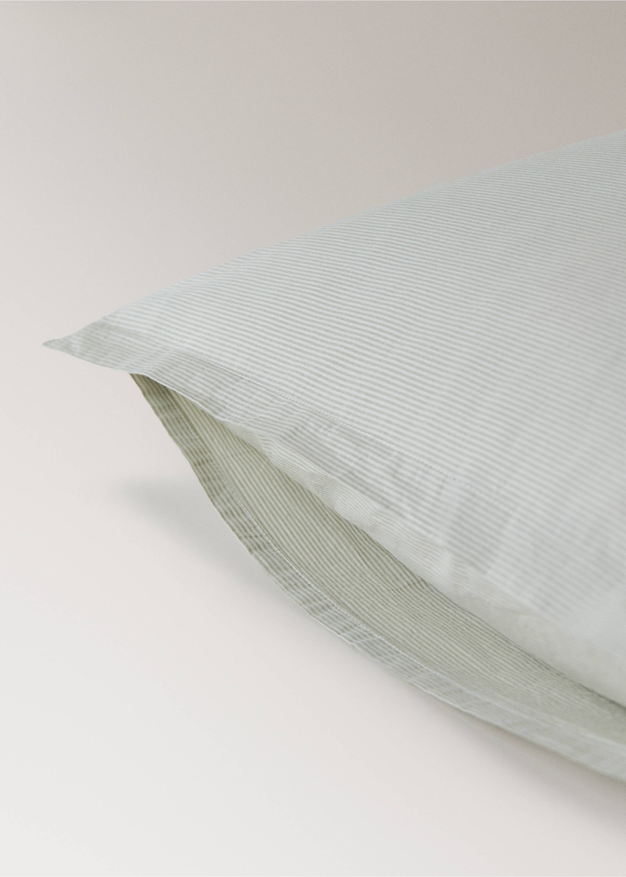 Two yarn-dyed cotton pillowcases 50x75 cm - Details of the article 2, Pastel Green. Ref: 27063278-00.