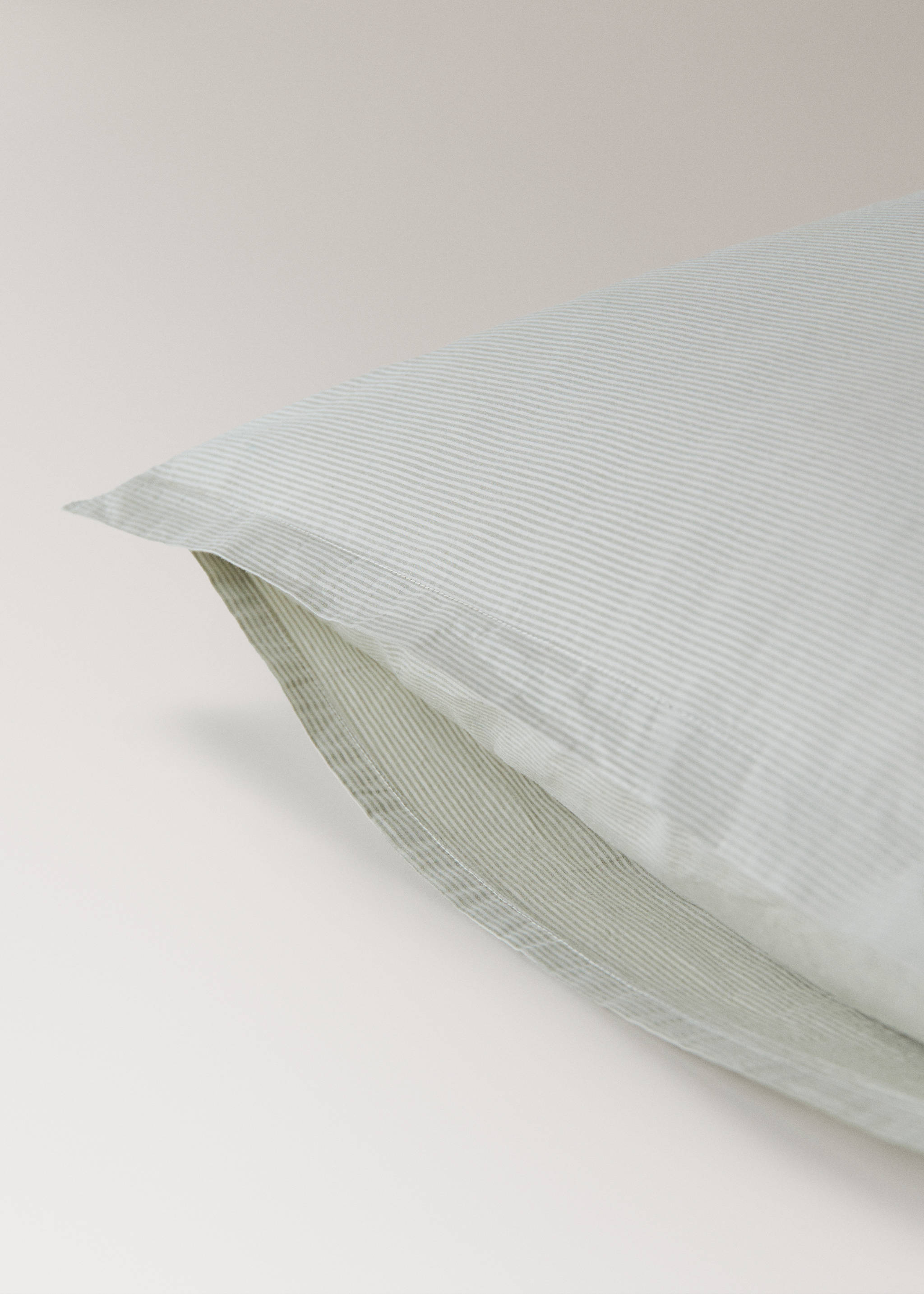 Two yarn-dyed cotton pillowcases 50x75 cm - Details of the article 2