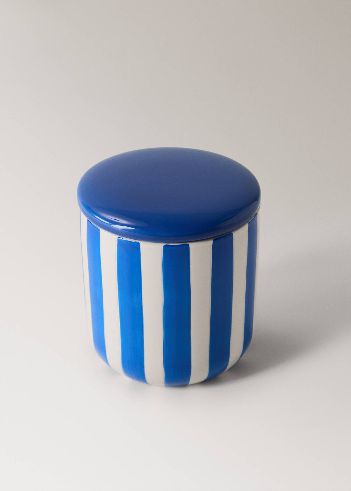 Ceramic bathroom jar with hand-painted stripes — Blue