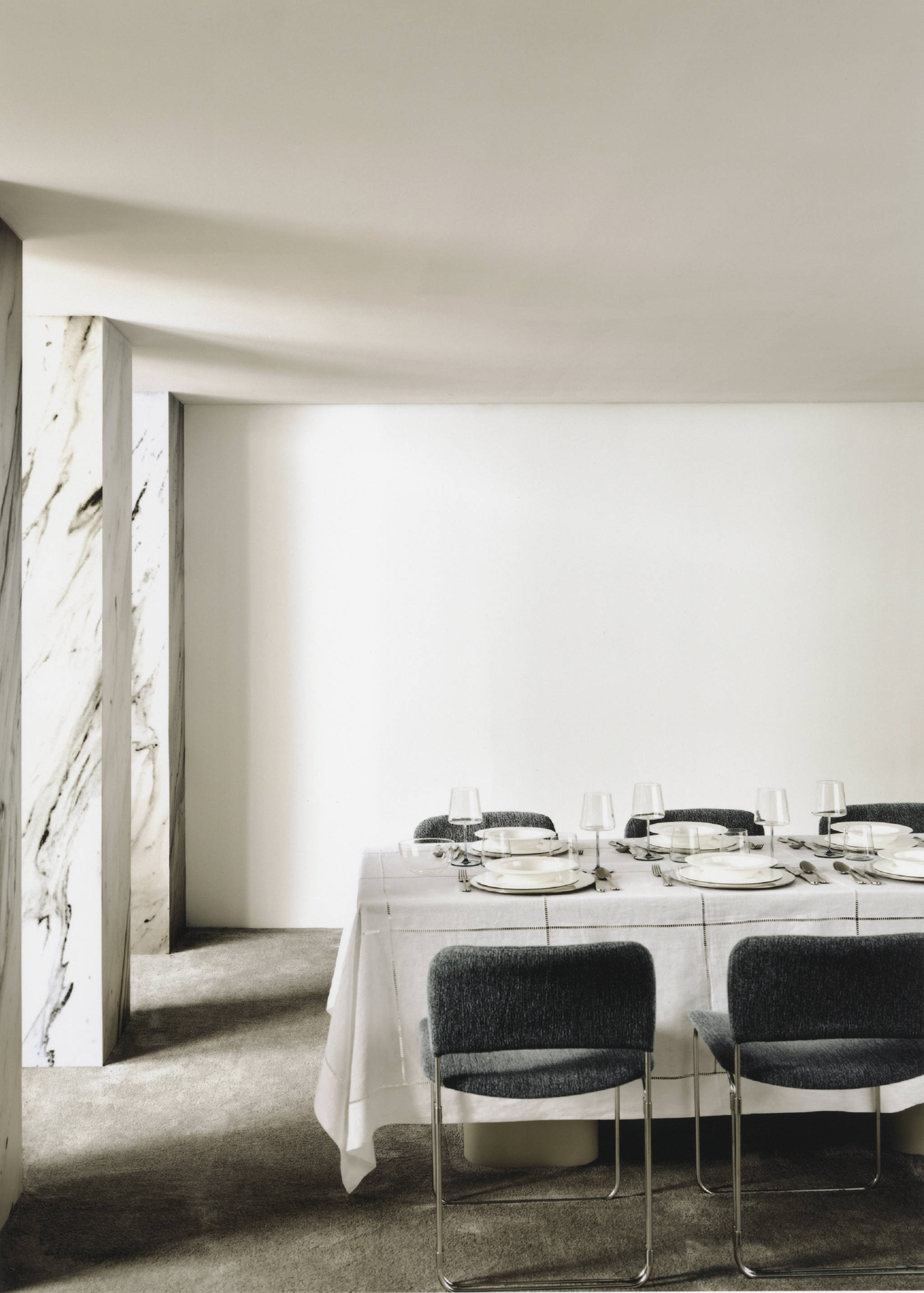 Broderad linneduk med hålsöm för 6 till 8 personer - Detaljer om artikeln 6