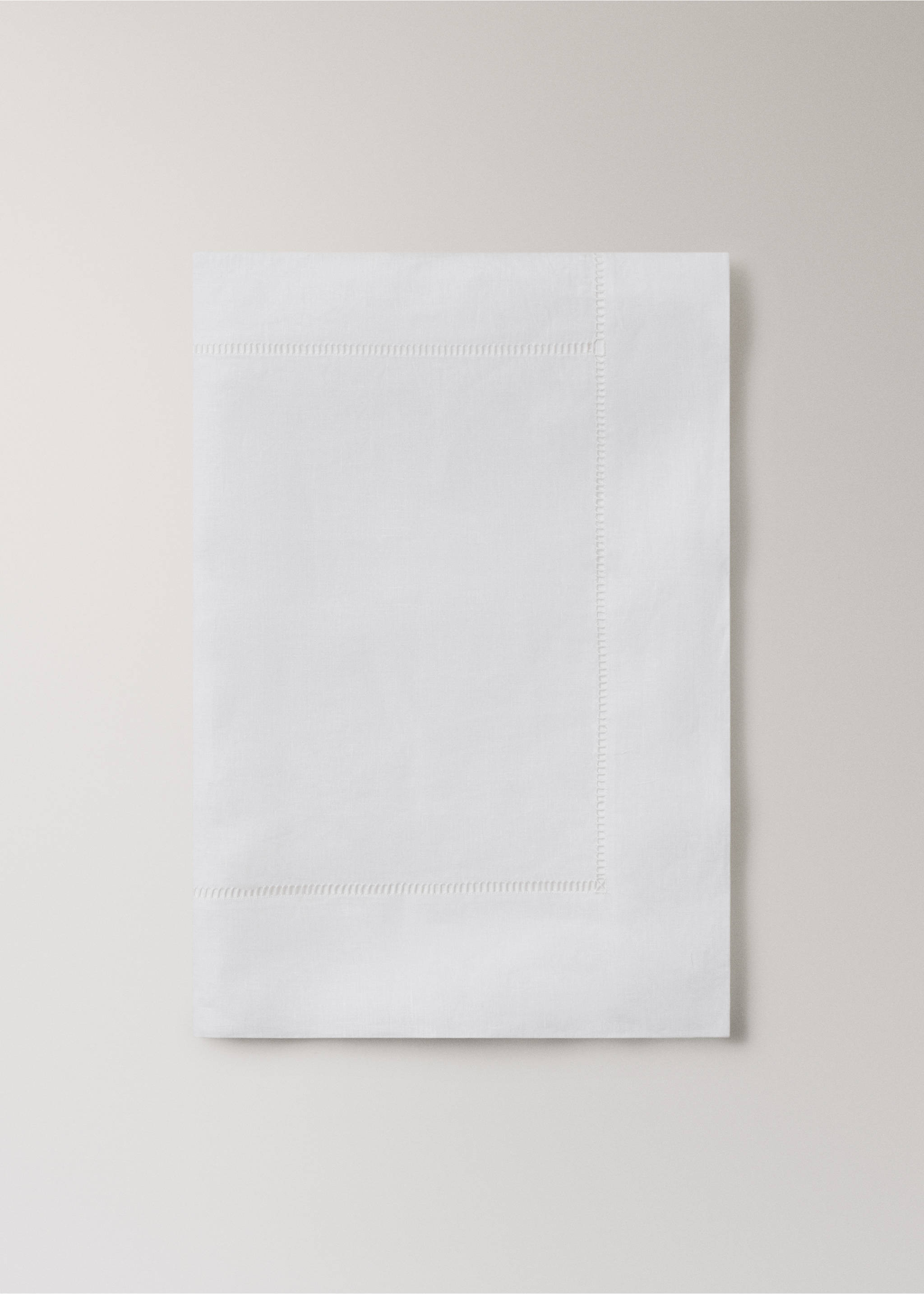Linen hemstitch tablecloth for 6 to 8 guests - Article without model, White. Ref: 27063285-00.