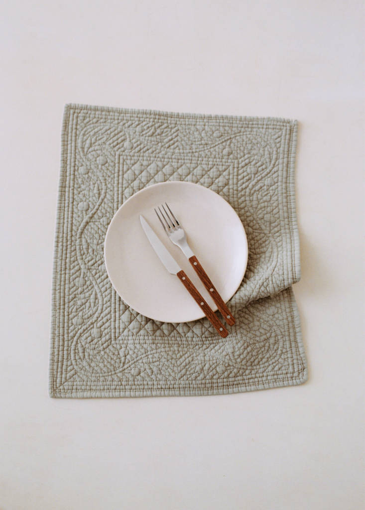 Quilted rectangular table mat — Light/Pastel Brown