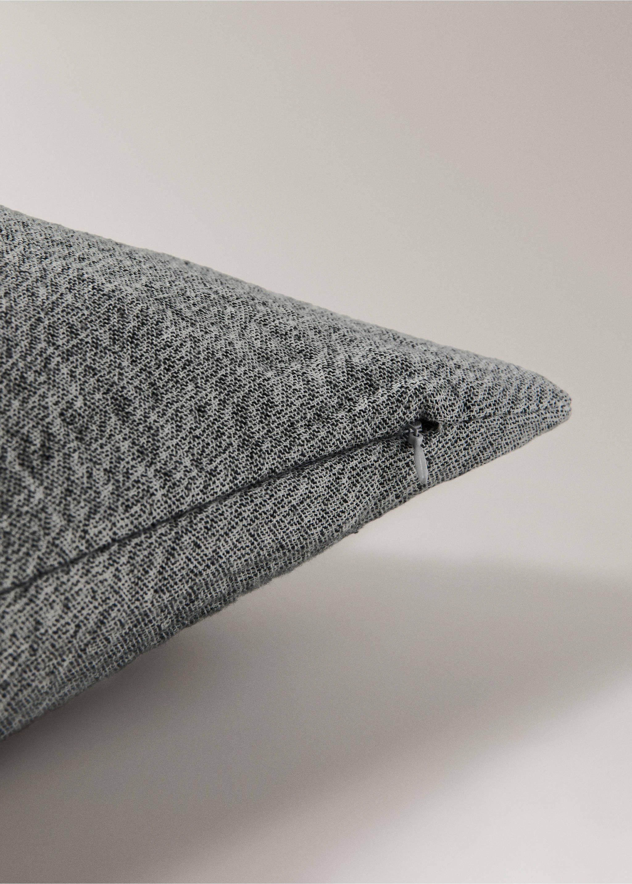 Soft melange cotton cushion cover 50x50 cm - Details of the article 2, Dark Heather Grey. Ref: 27063294-00.