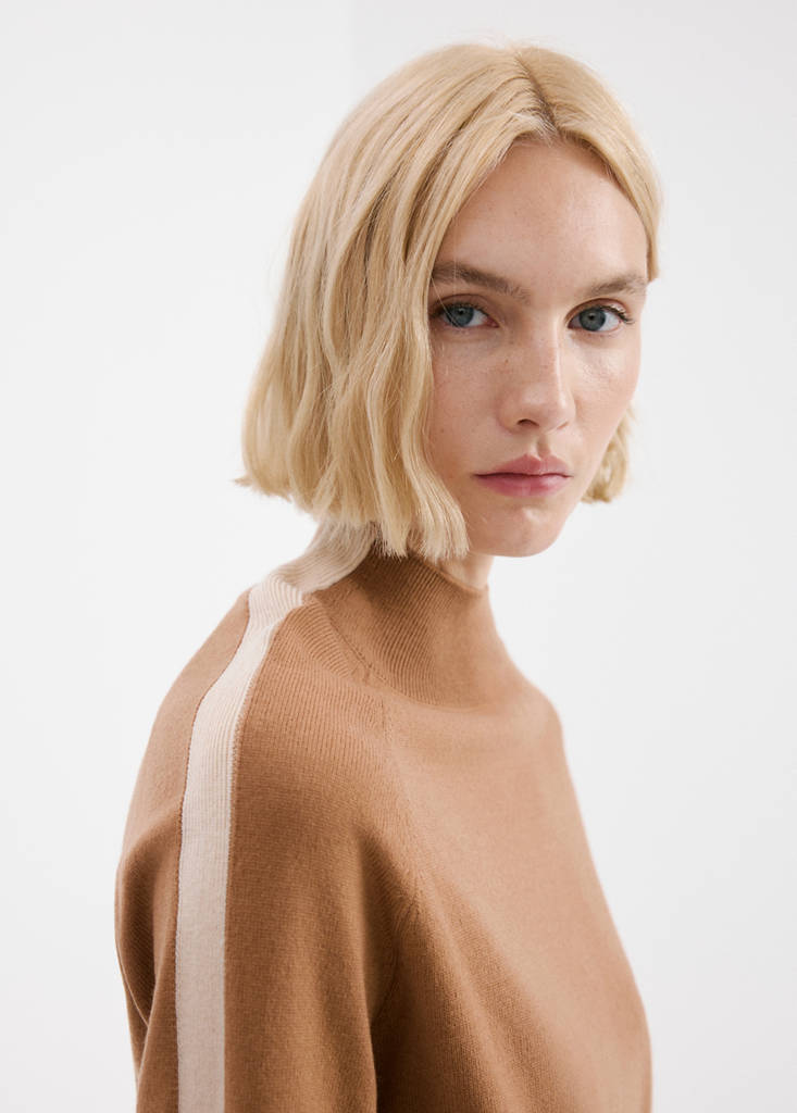 Sweater with contrasting stripes and perkins collar — Medium Brown