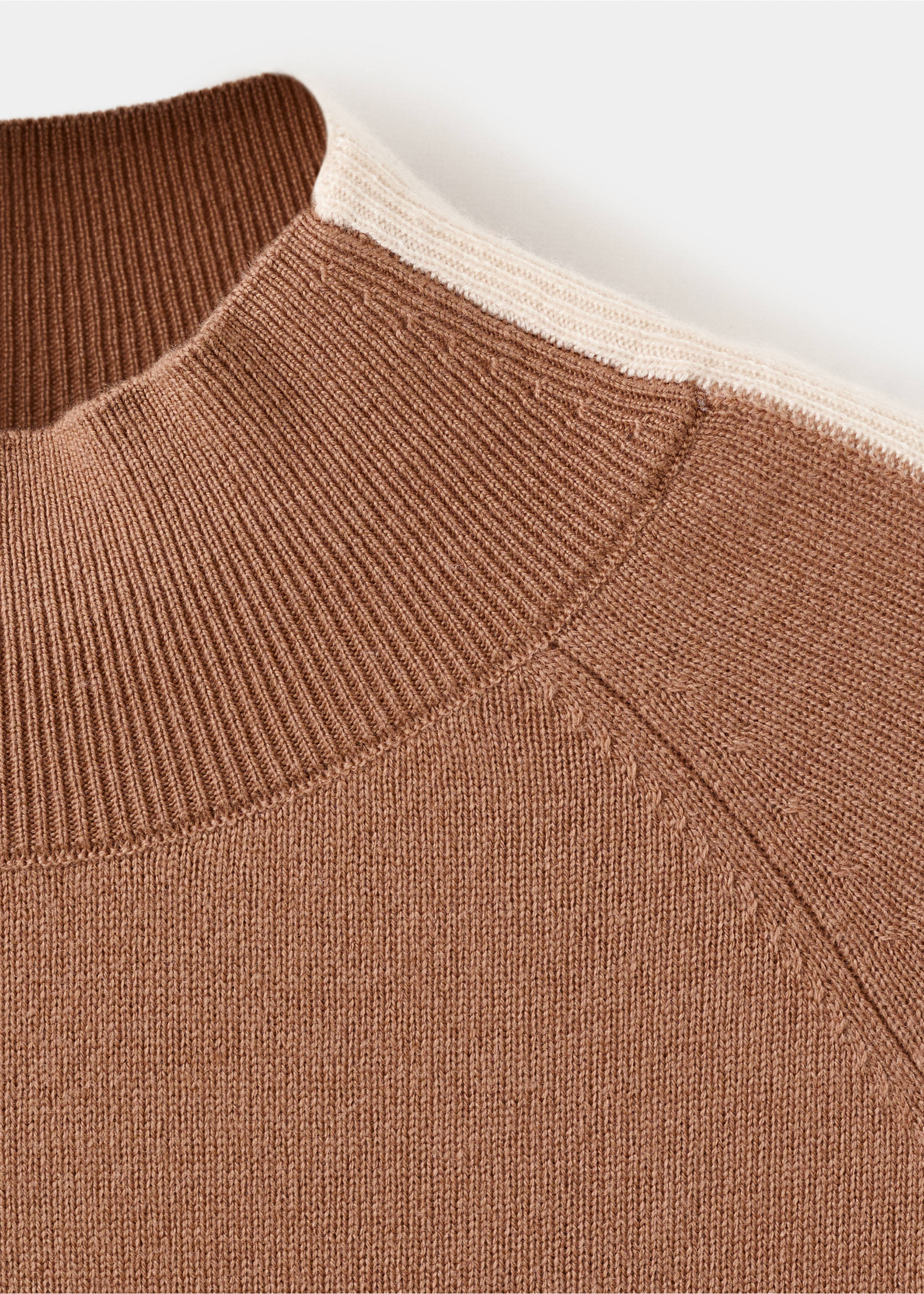Sweater with contrasting stripes and perkins collar - Details of the article 8, Medium Brown. Ref: 27063296-00.