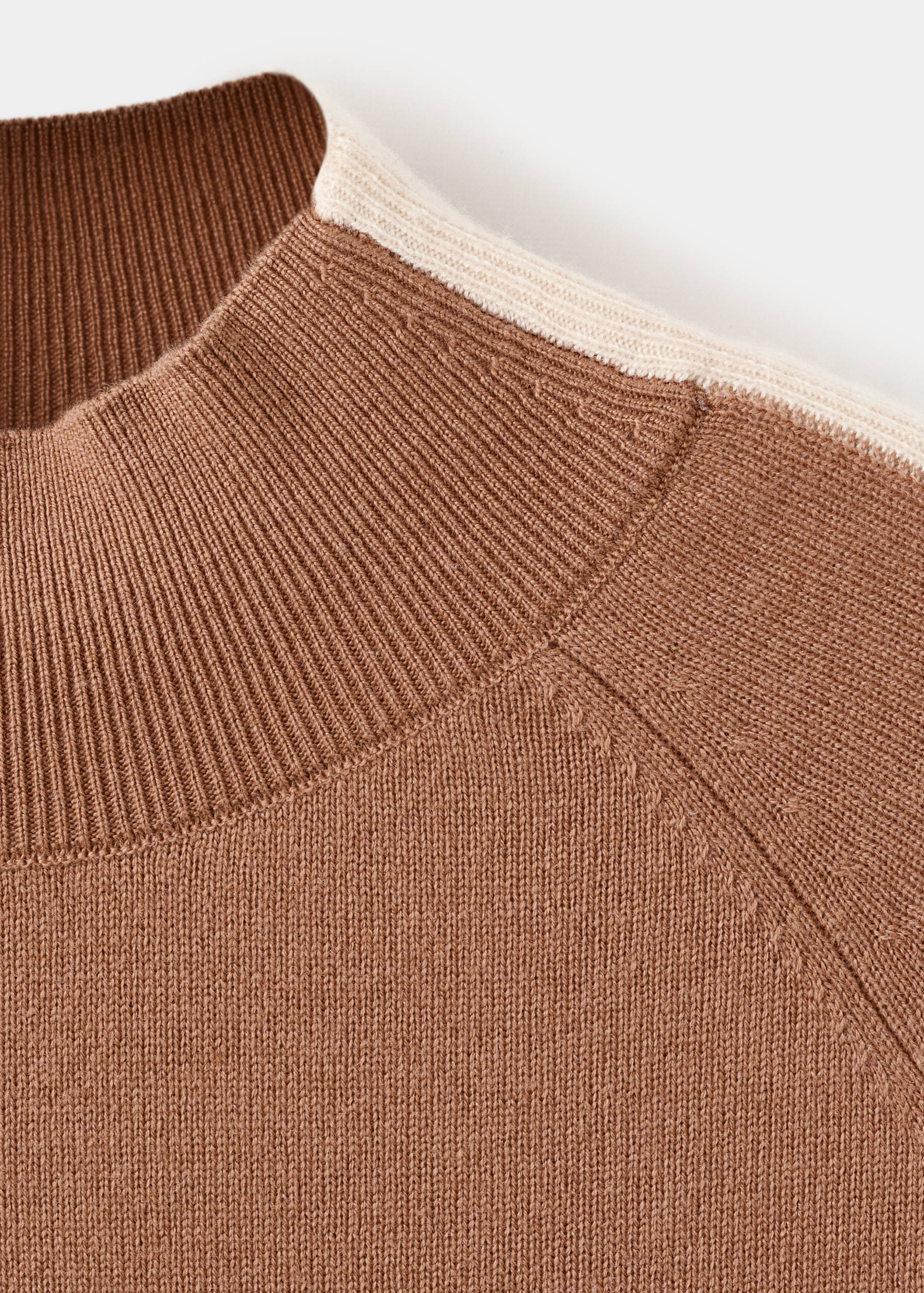 Sweater with contrasting stripes and perkins collar - Details of the article 8