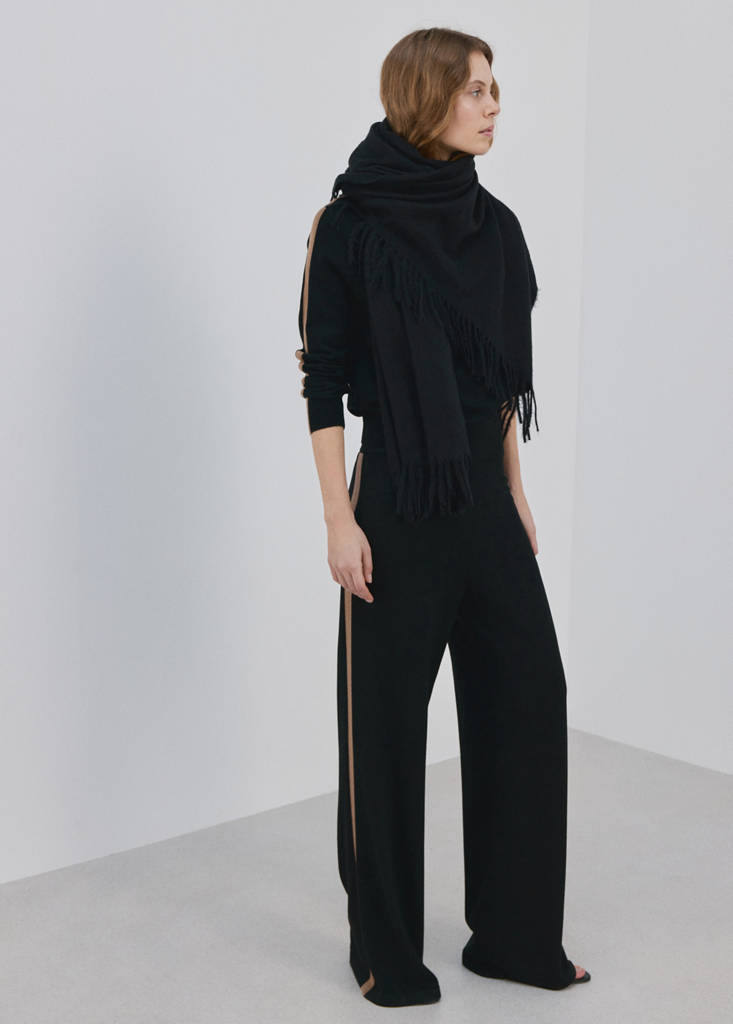 Sweater with contrasting stripes and perkins collar — Black