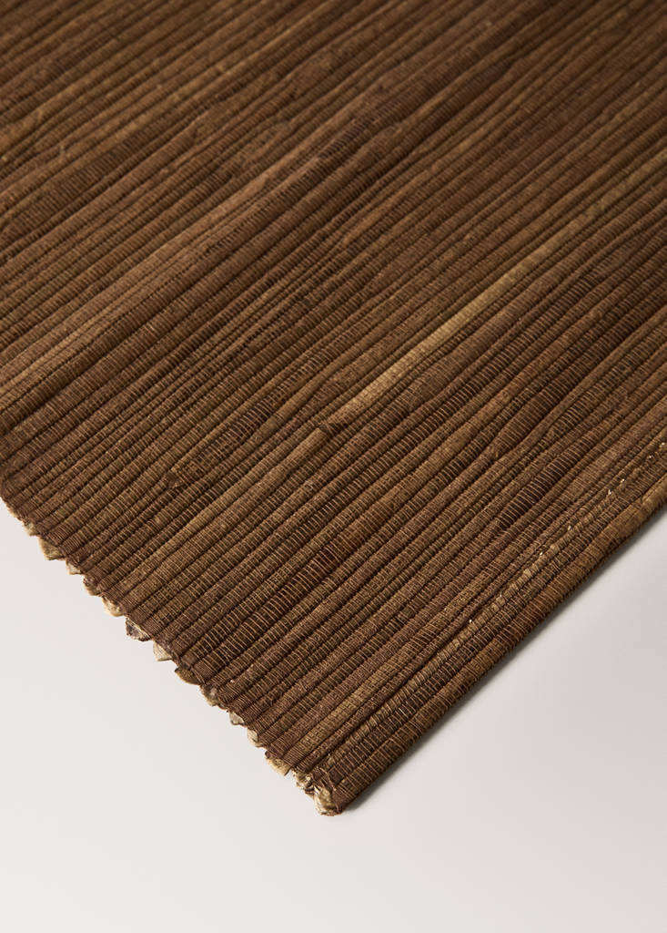 Natural fibre table mats — Brown