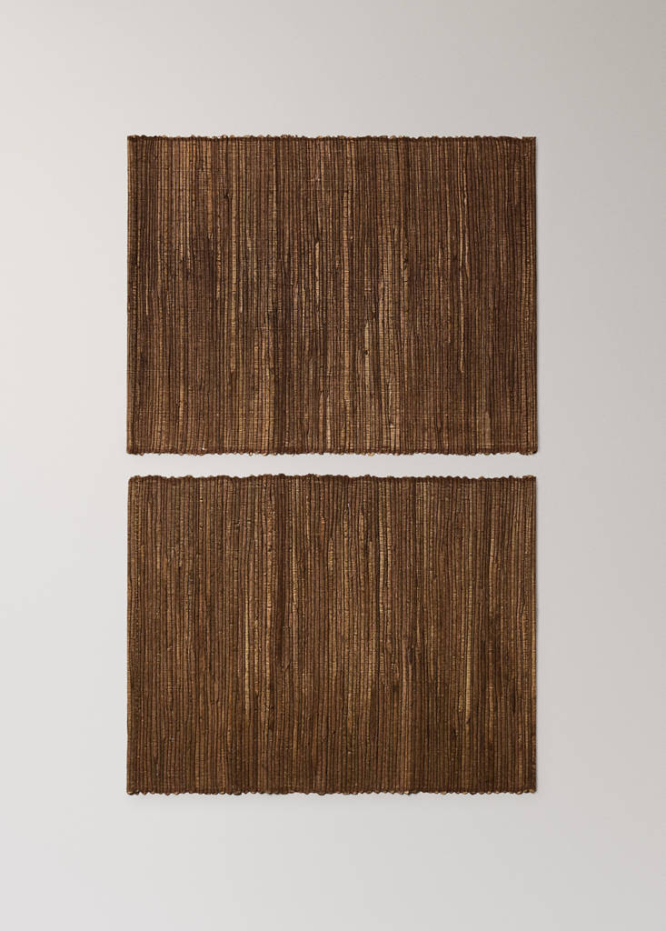 Natural fibre table mats — Brown