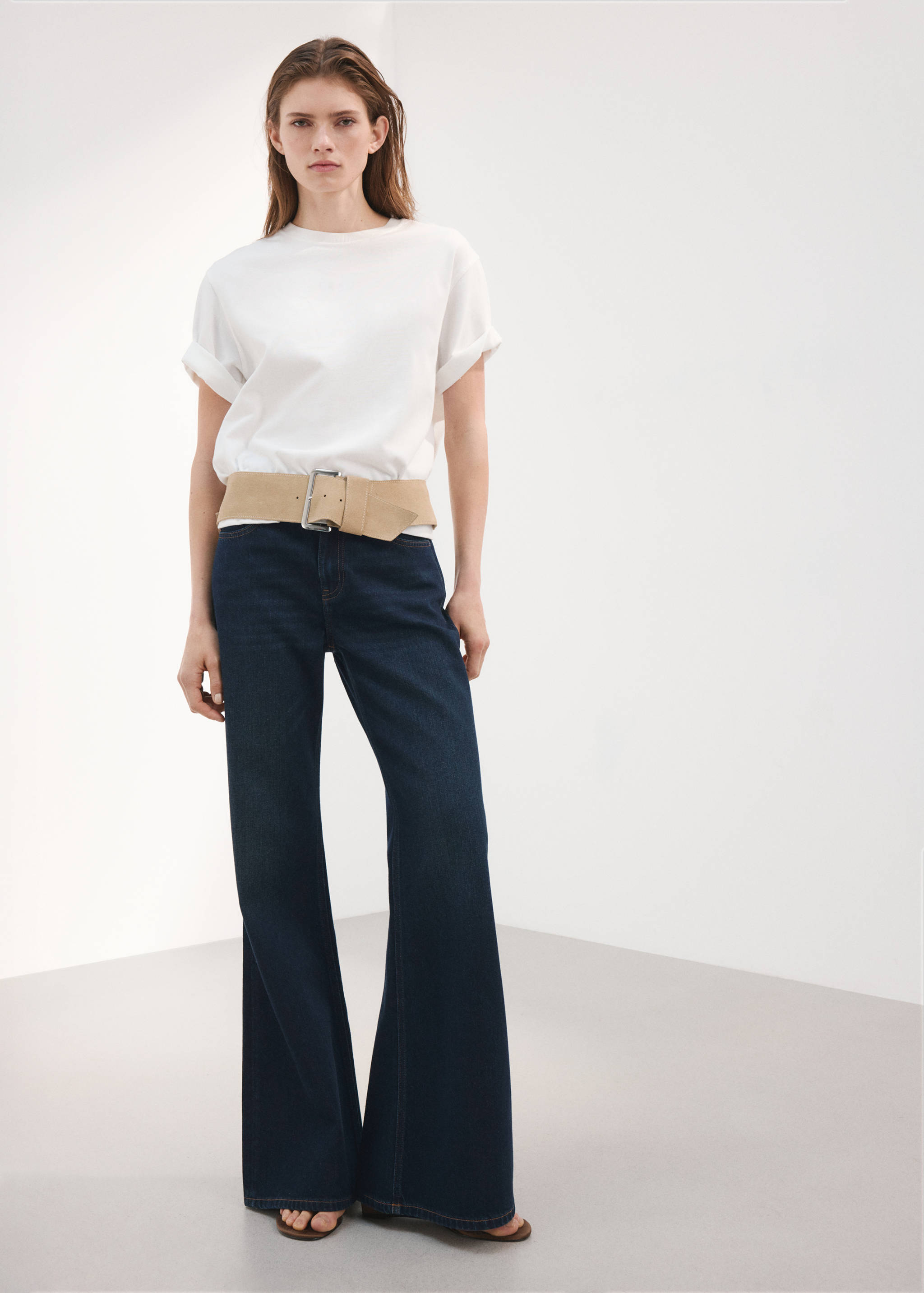 Mid-rise flared jeans - General plane