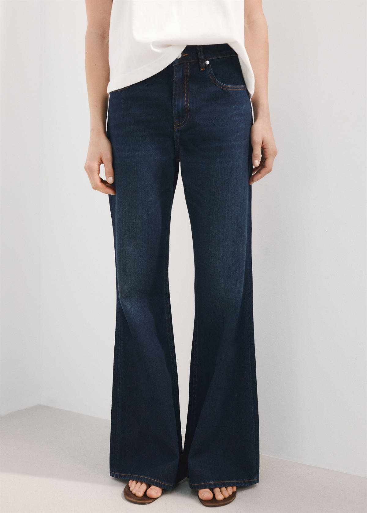 Mid-rise flared jeans — Dark Vintage Blue