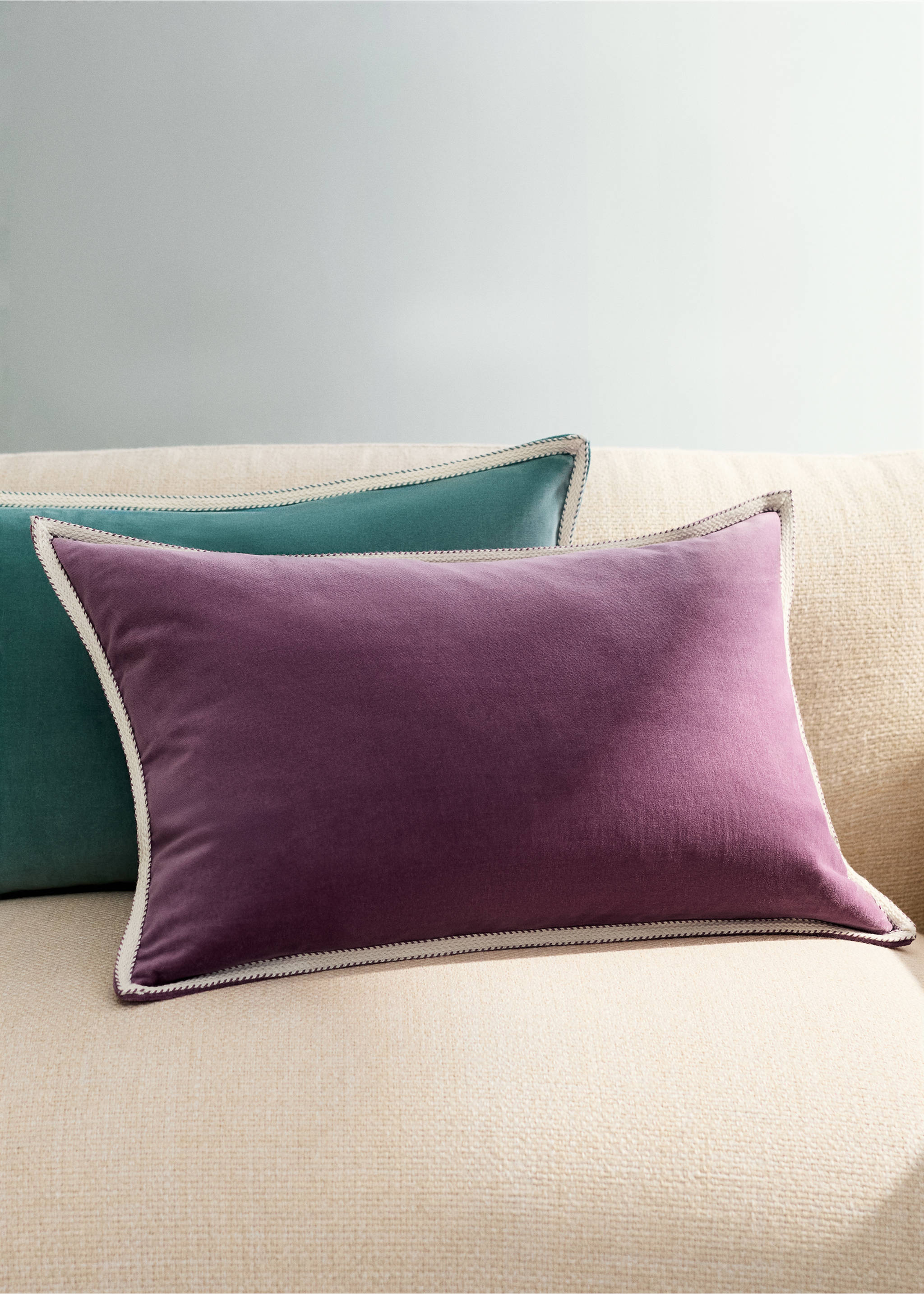 Velvet cushion cover with tape detail 40x60 cm - General plane, Cherry. Ref: 27063306-00.