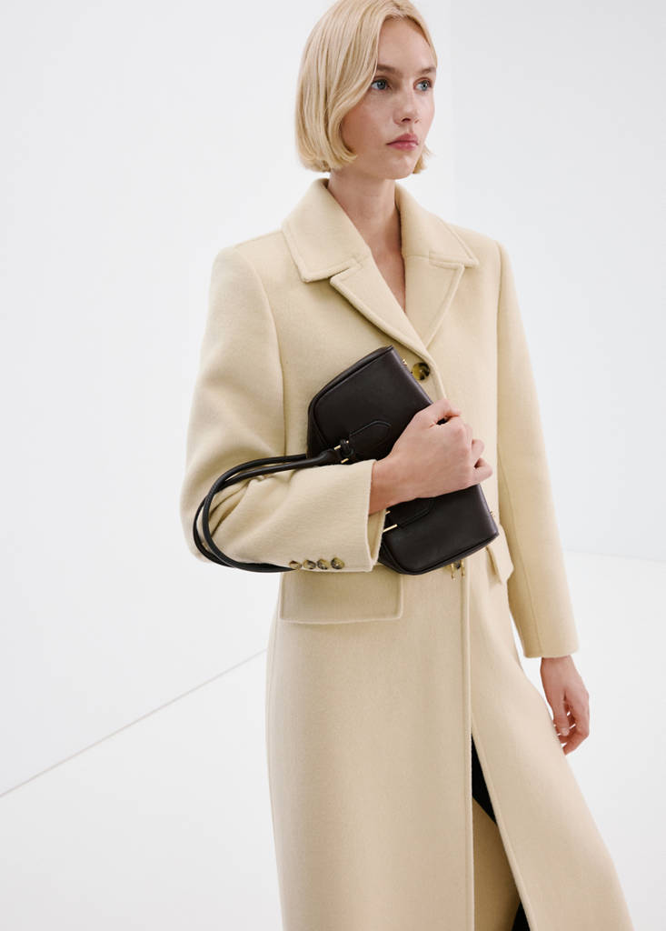 Buttoned wool coat